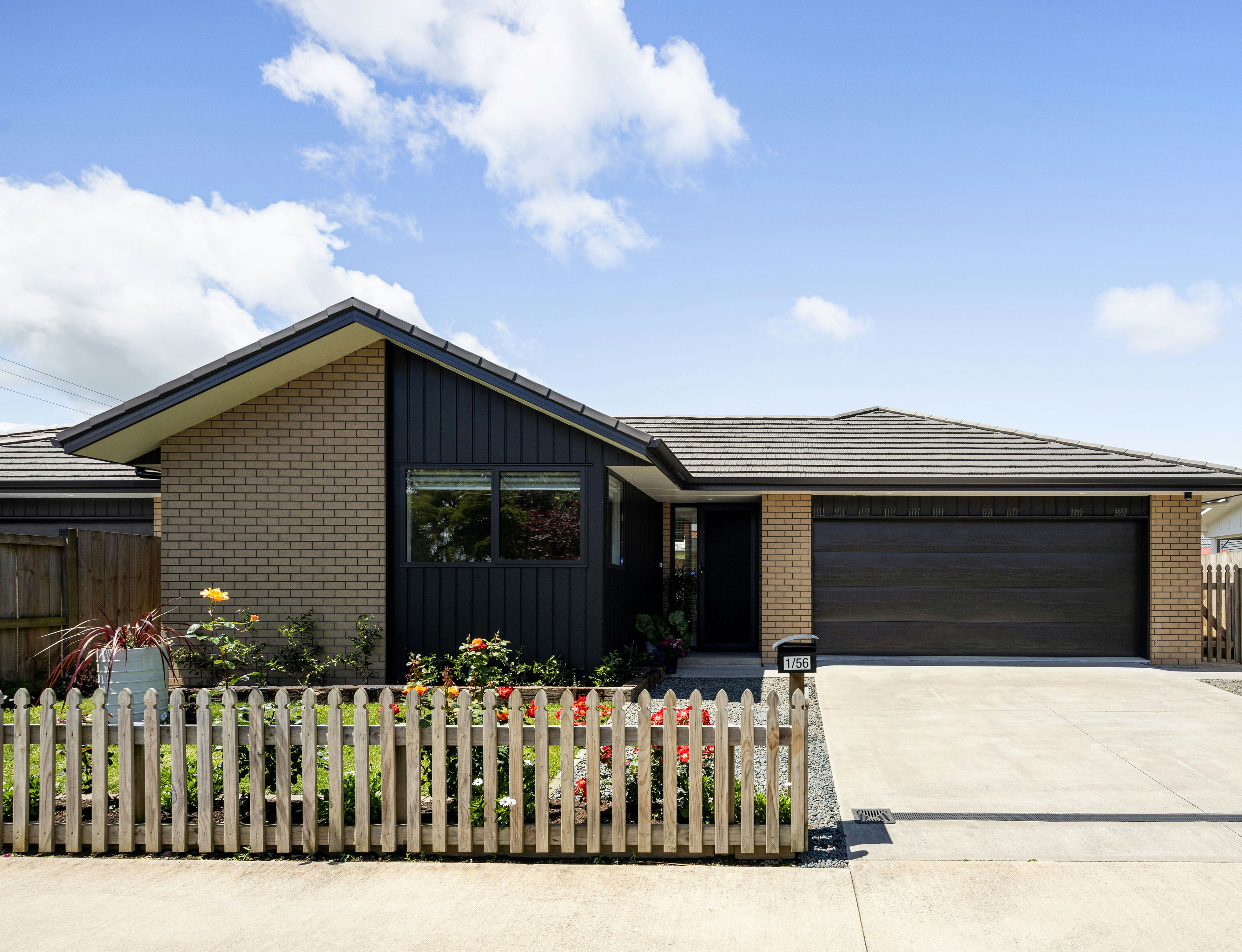 1 EDIT web or mls in House AR5 6831