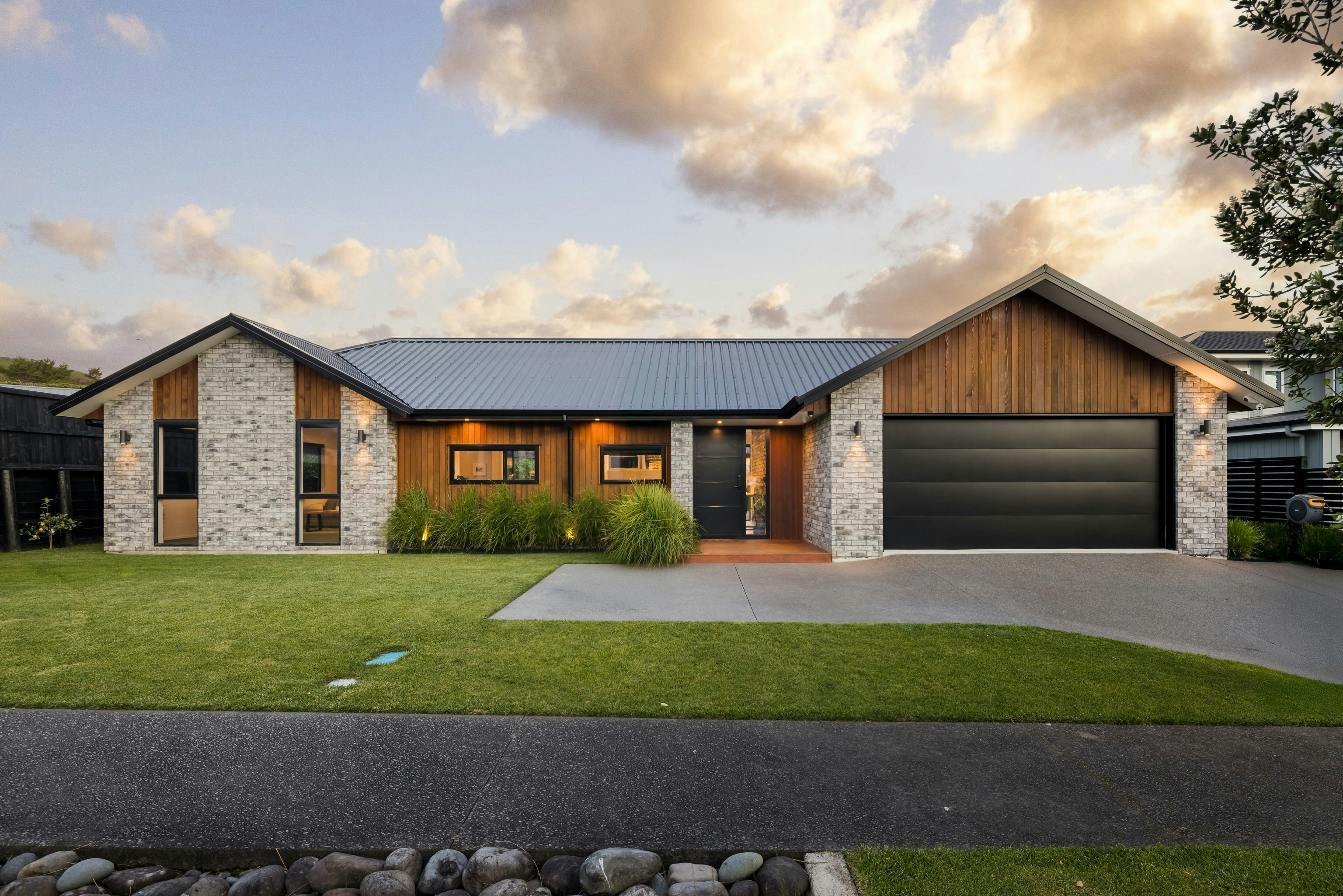 1 custom in House AR5 4645