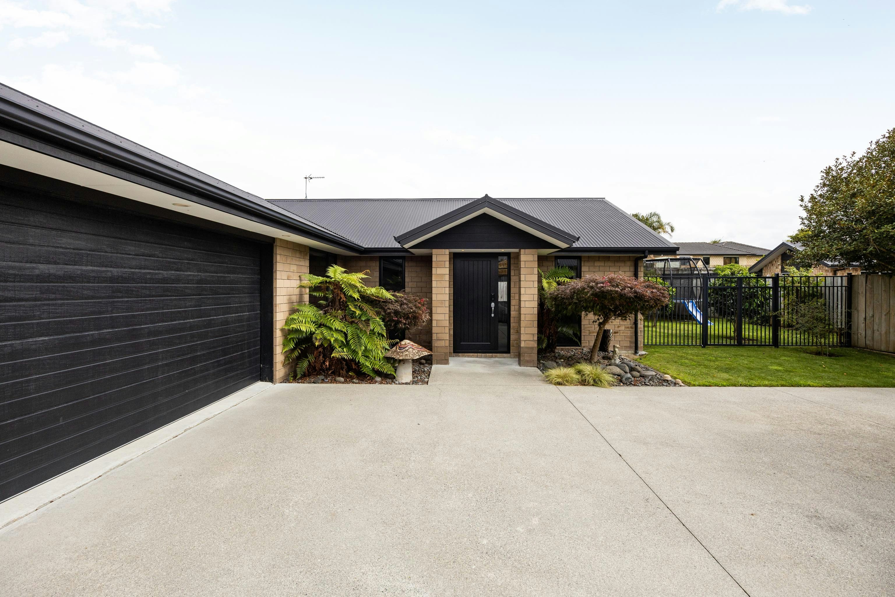 1 print in House AR0 7894