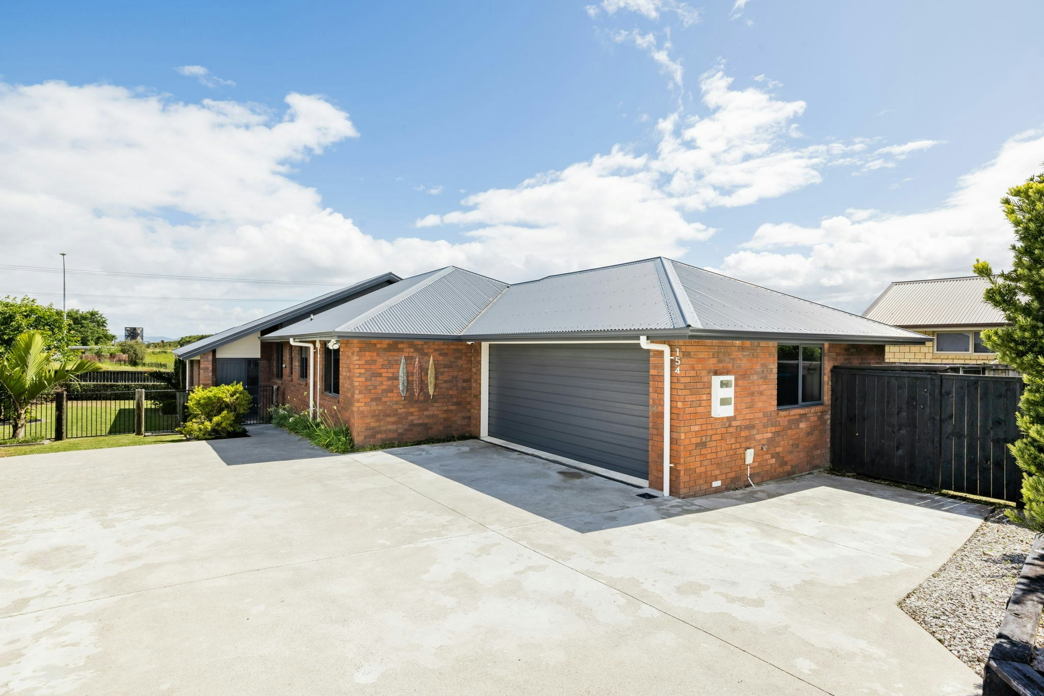 1 web or mls 21 inhouse sr5 4941