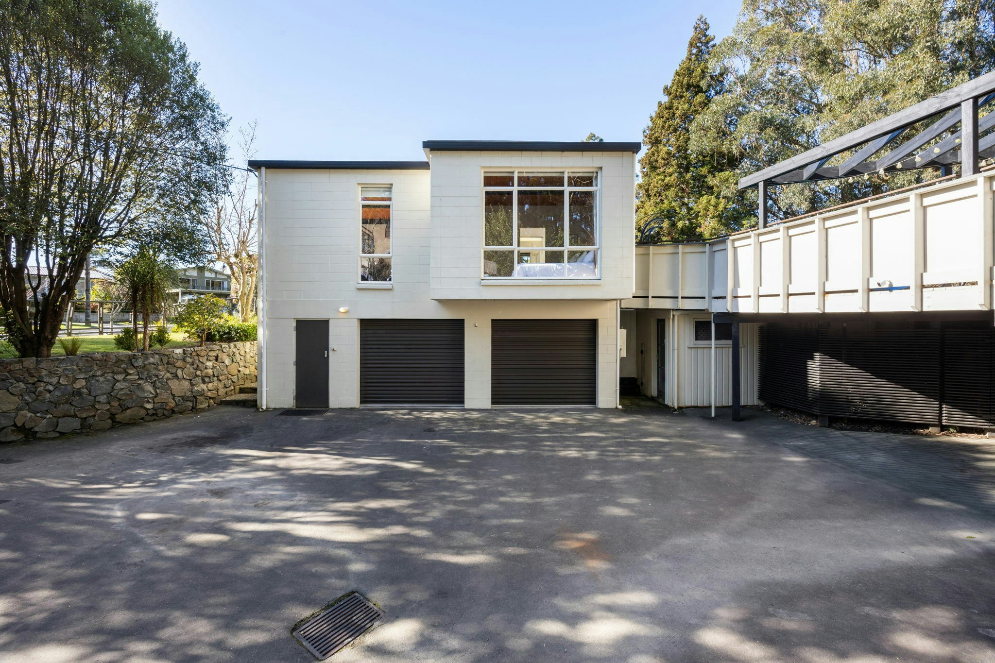 1 web or mls in House AR0 5589