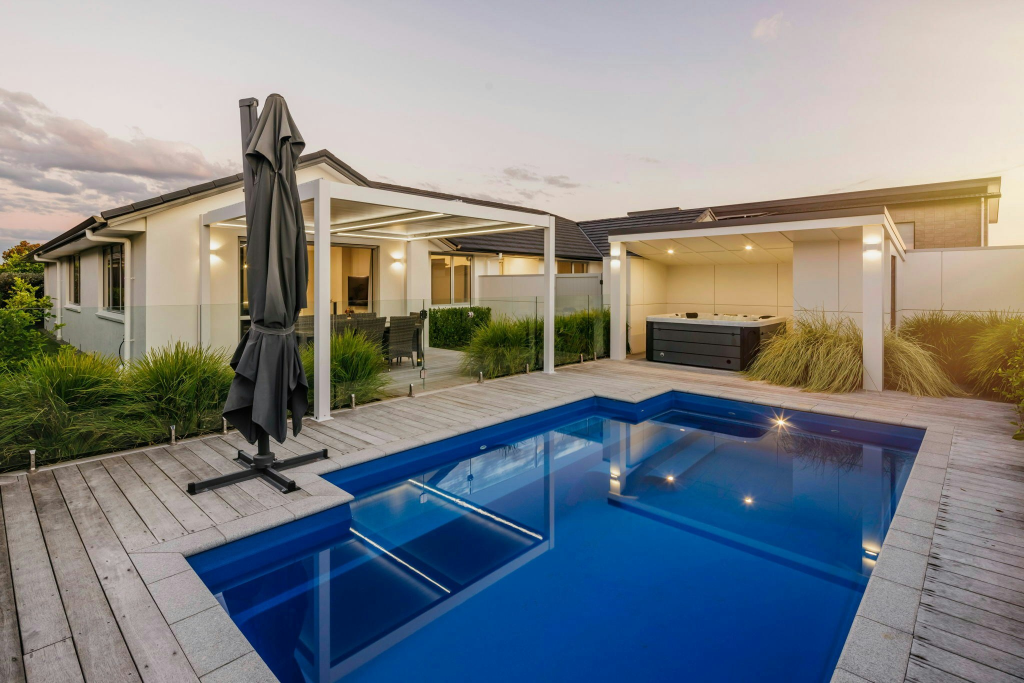 1 web or mls in House AR5 0178