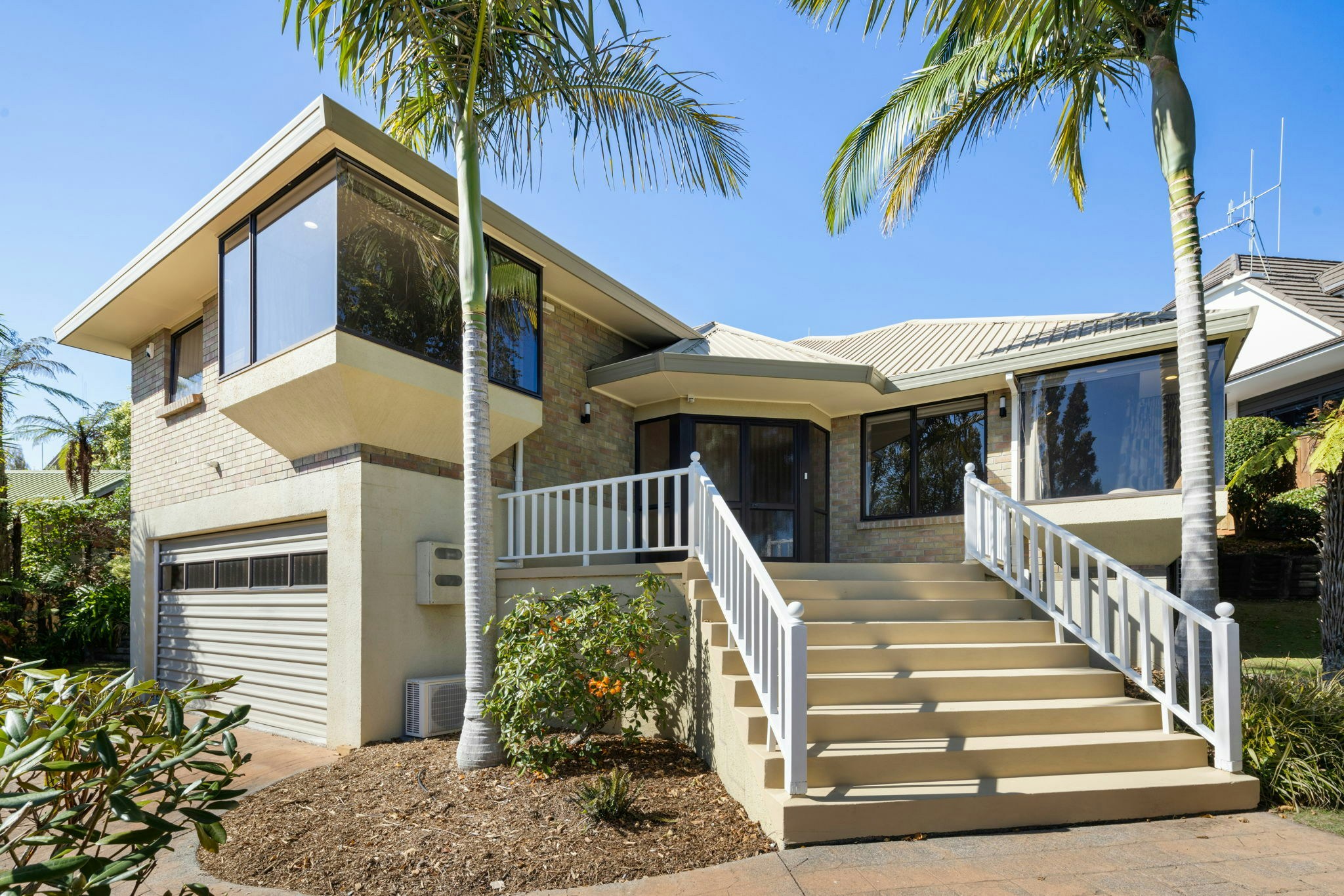 1 web or mls in House AR5 0553