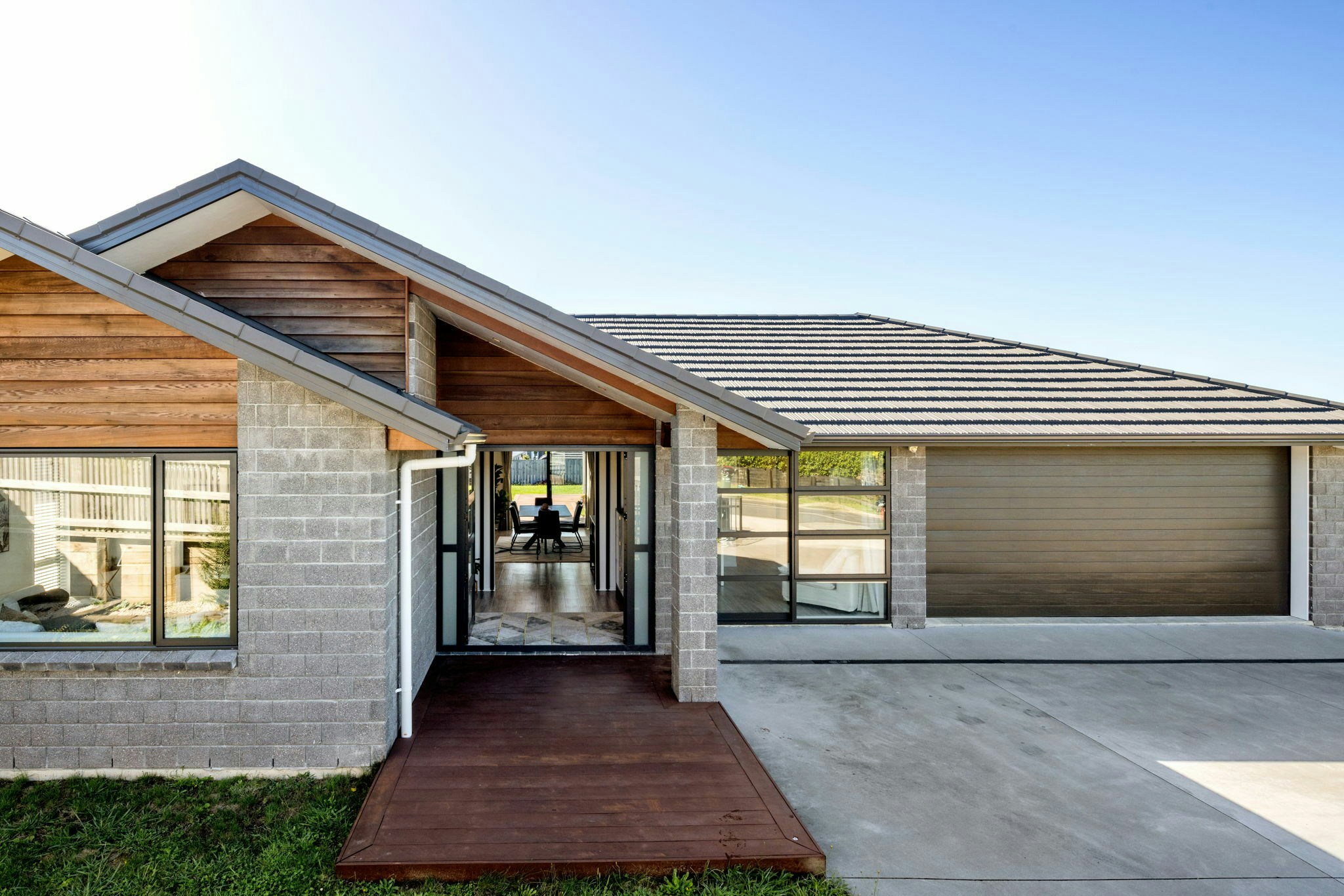 1 web or mls in House AR5 1121