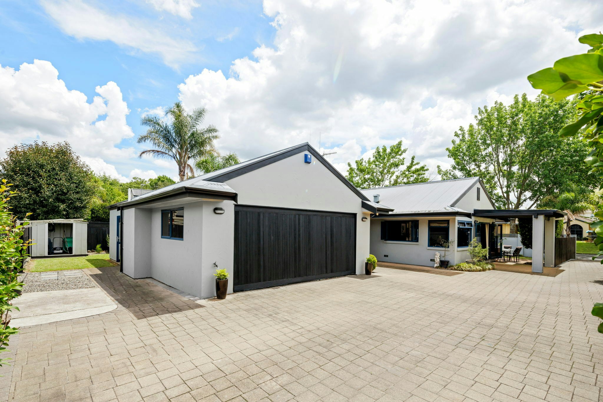 1 web or mls in House AR5 2550