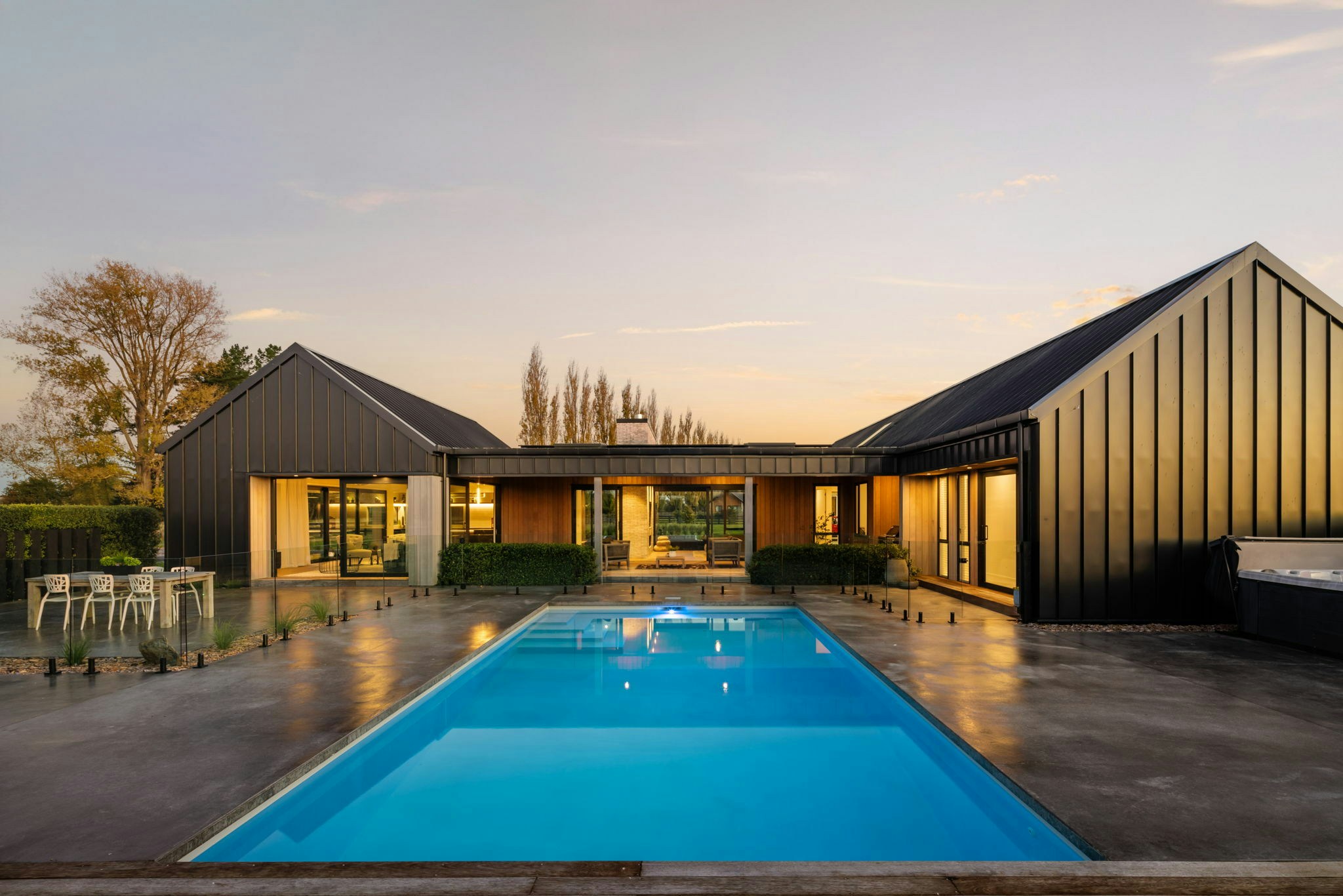 1 web or mls in House AR5 4958