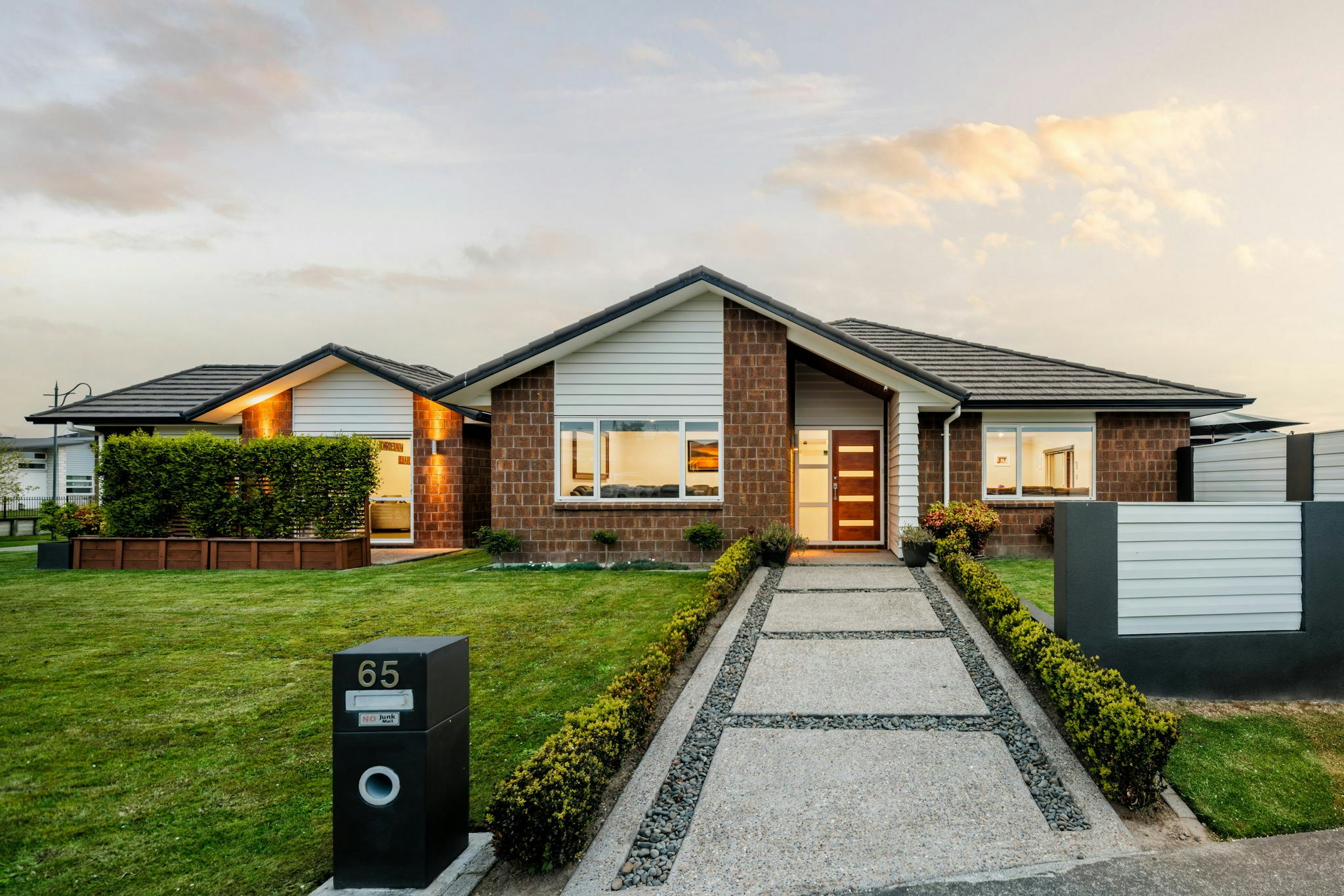 1 web or mls in House AR5 5173