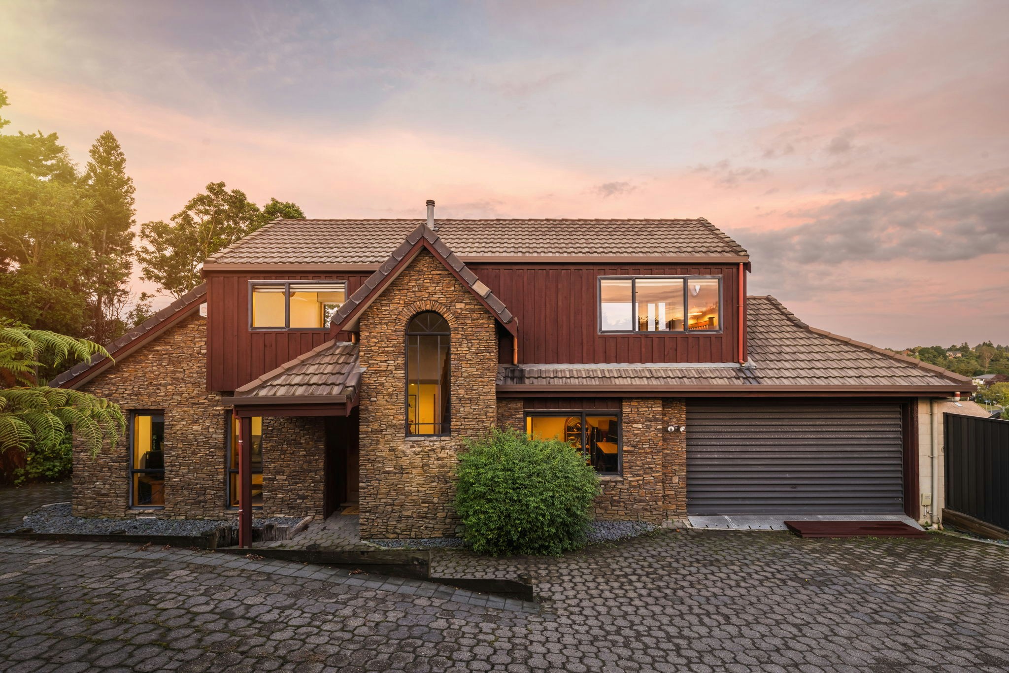 1 web or mls in House AR5 5202