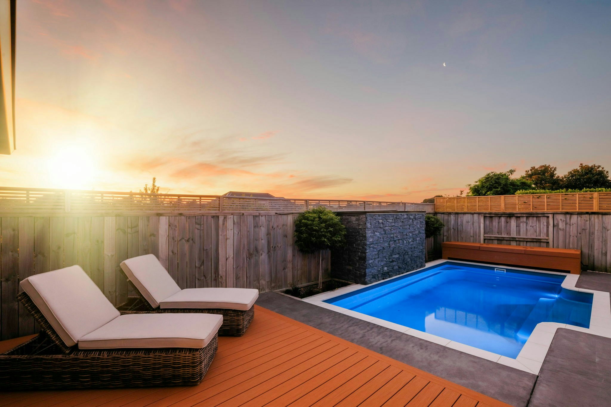 1 web or mls in House AR5 5274