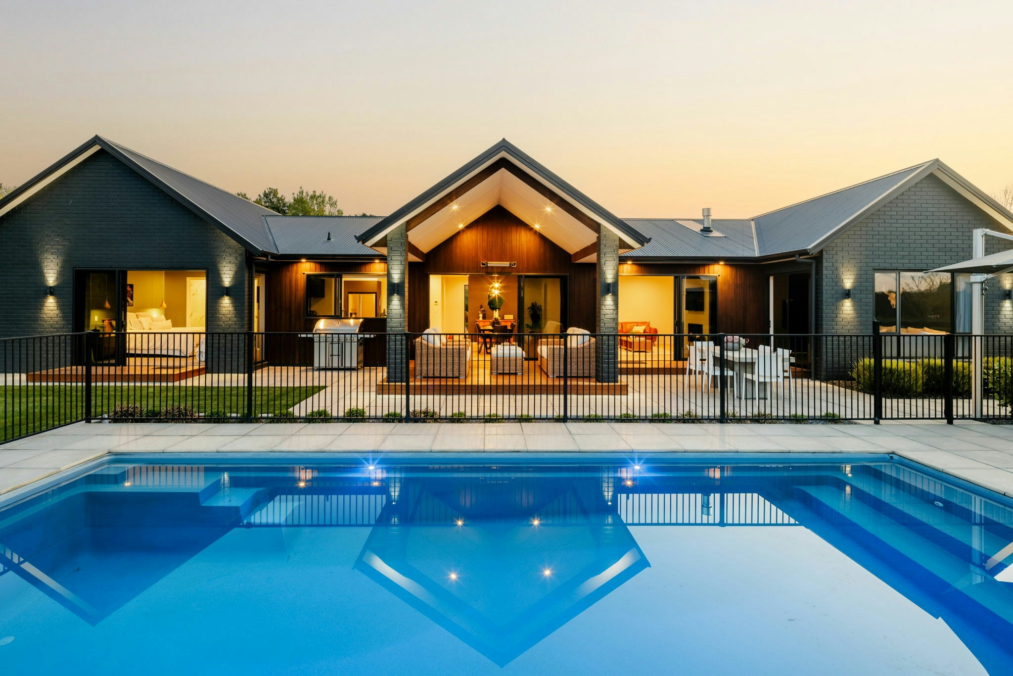 1 web or mls in House AR5 5968