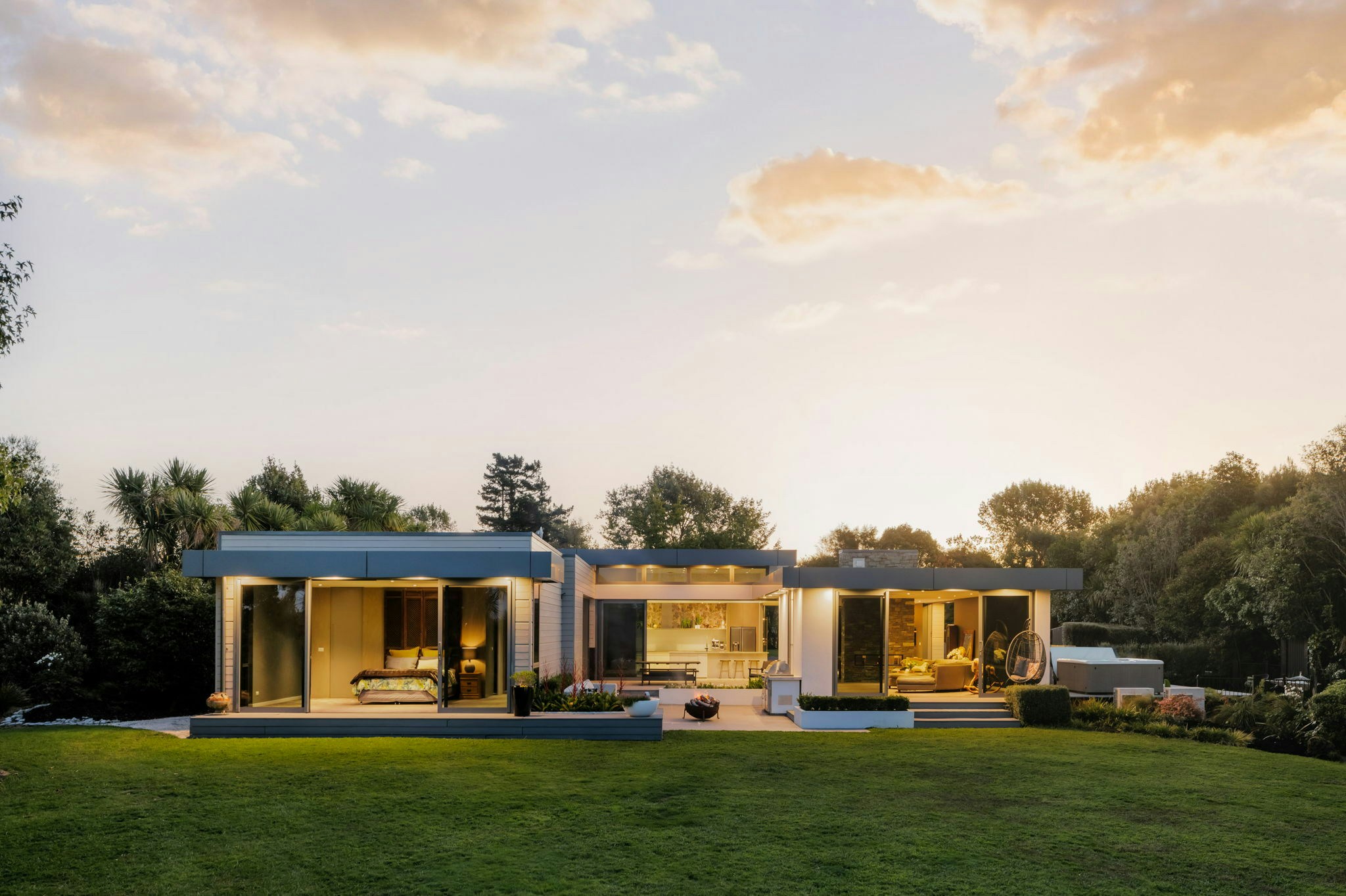 1 web or mls in House AR5 8571