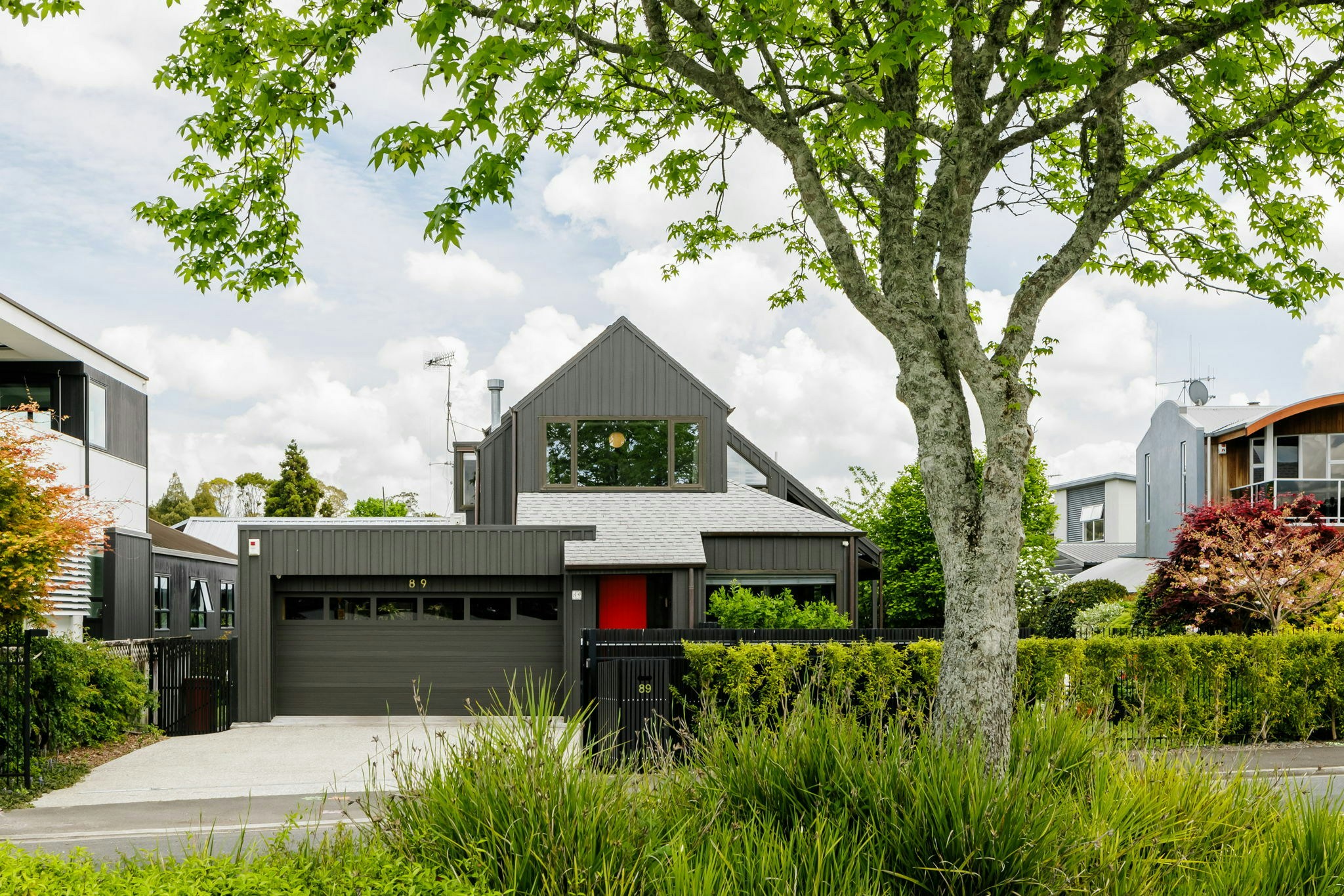 1 web or mls in House AR5 9702