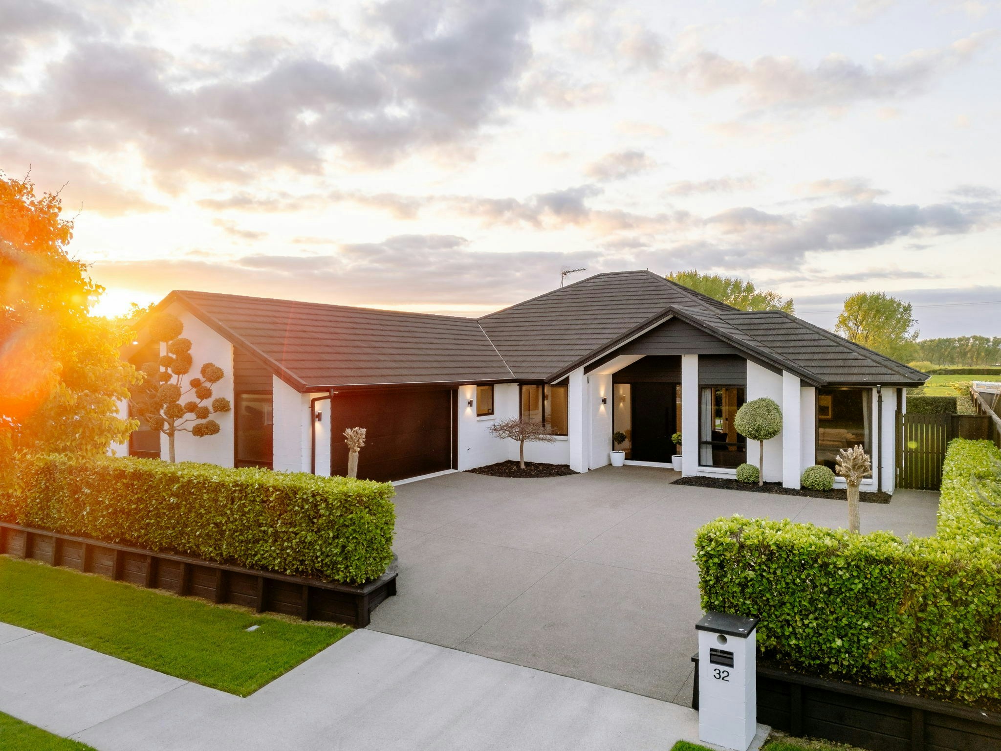 1 web or mls in House DJI 20240930190121 0882 D