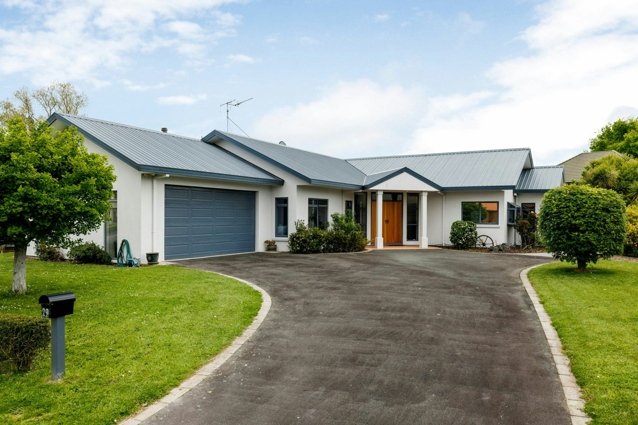 1 web or mls in House SR5 4348