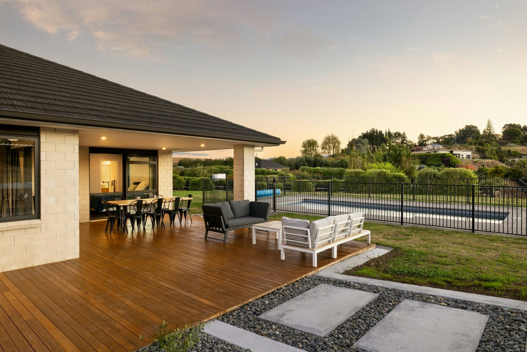 1 web or mls in House SR5 4589