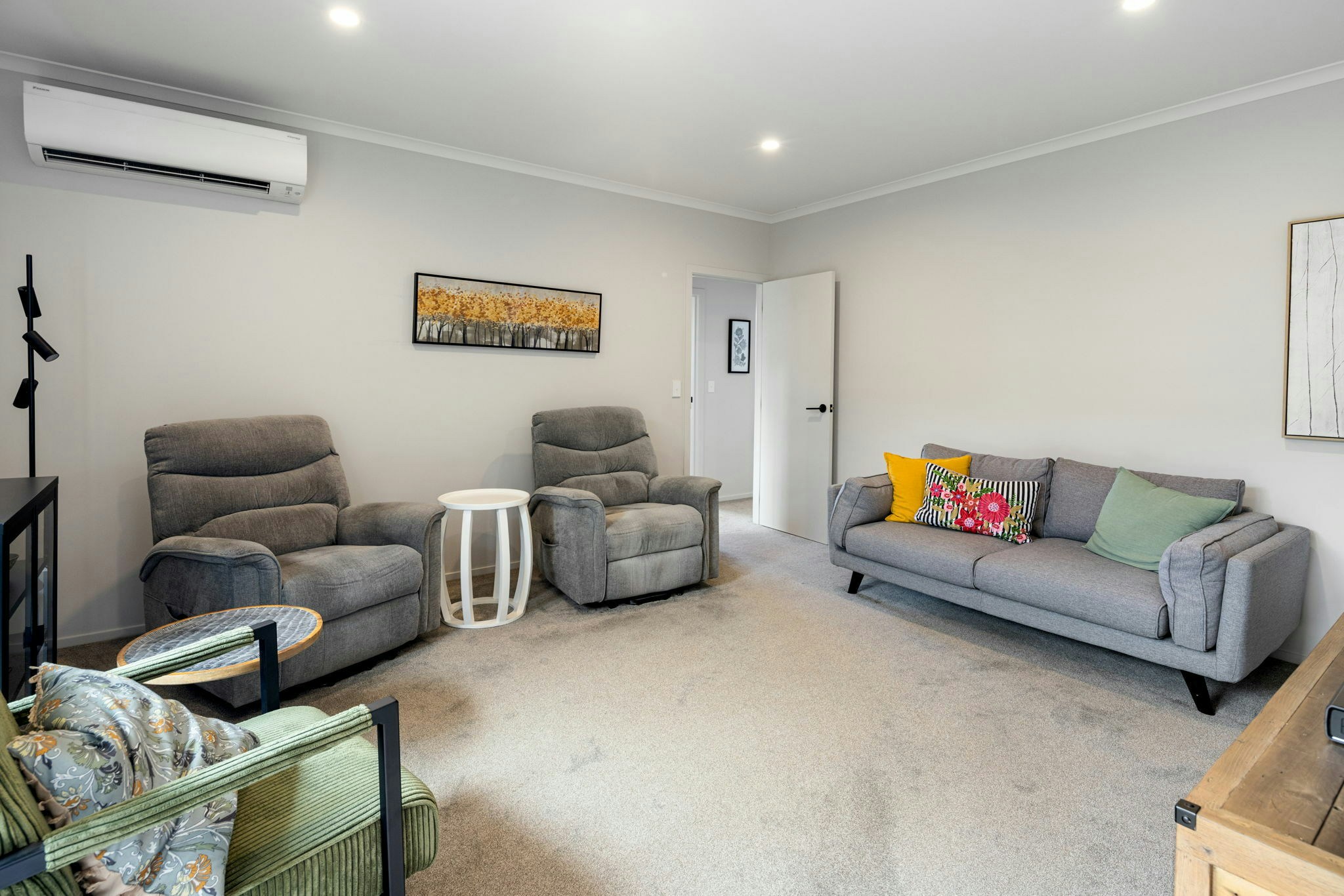 10 web or mls in House AR5 6756