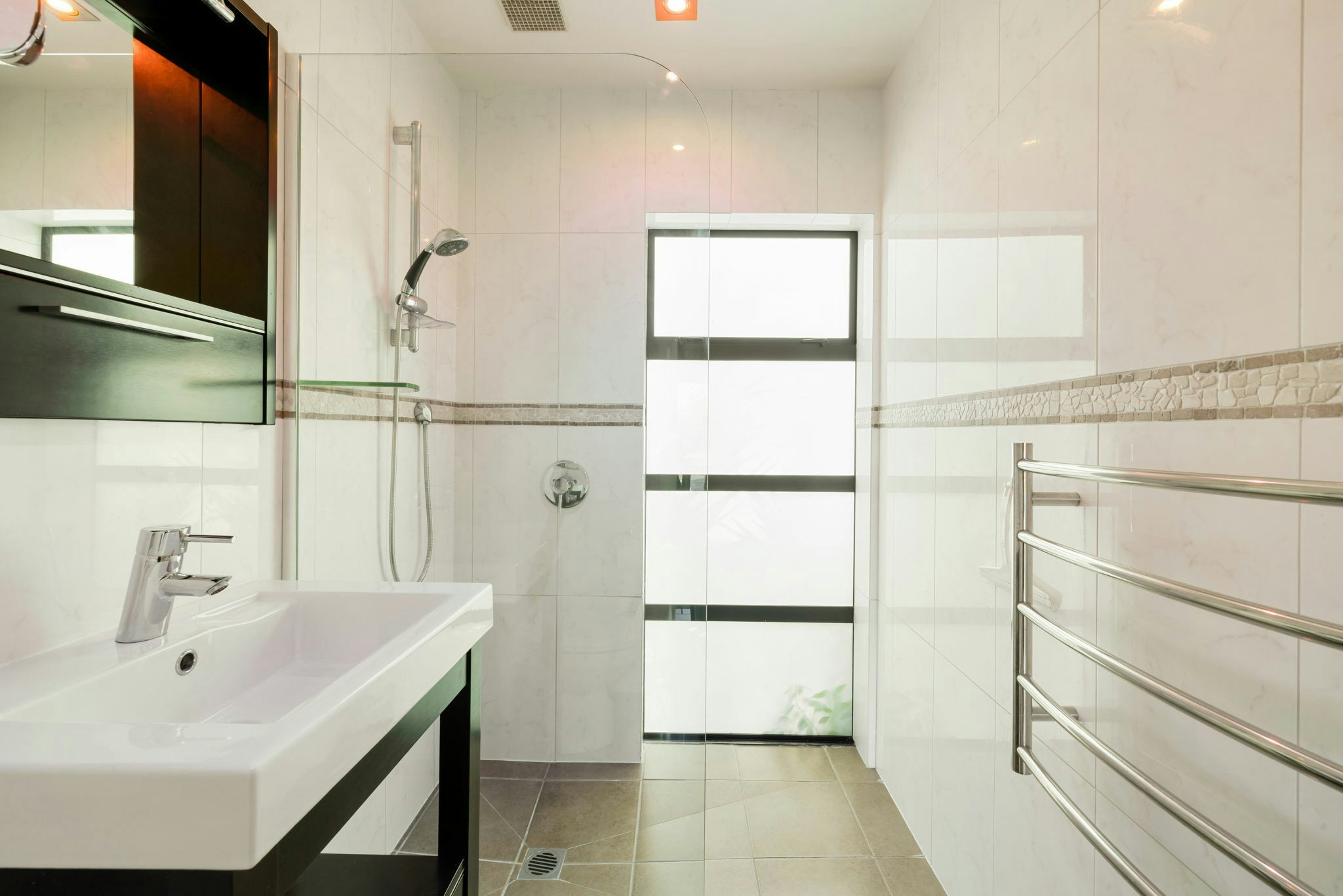 10 web or mls in House SR5 8260