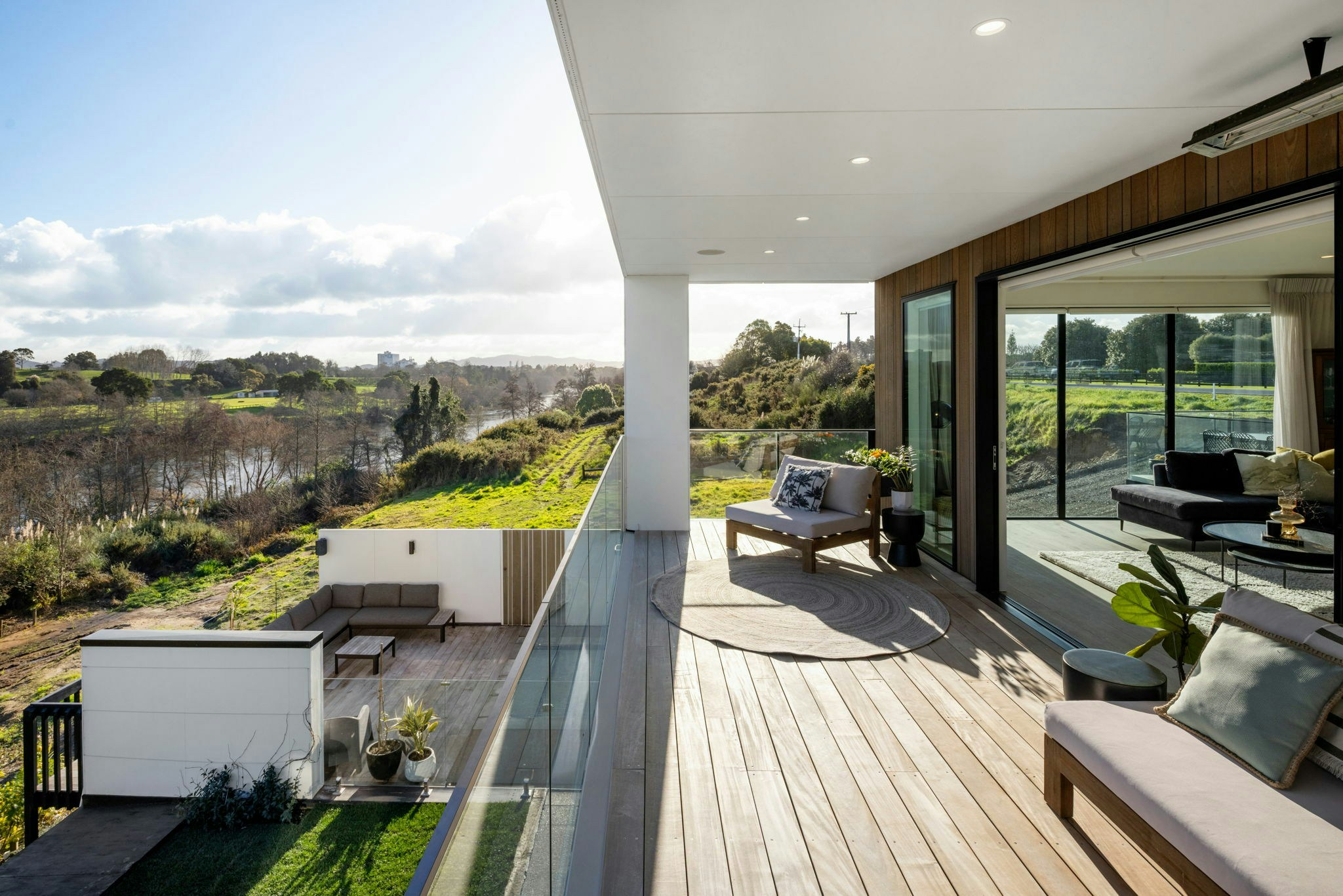 100 web or mls in House AR5 8664