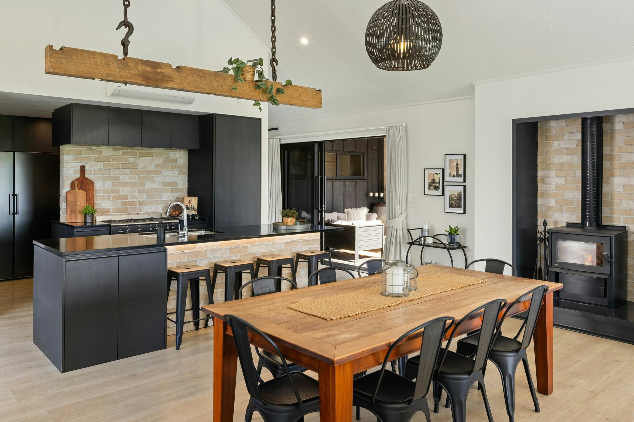 101 web or mls in House AR5 7950