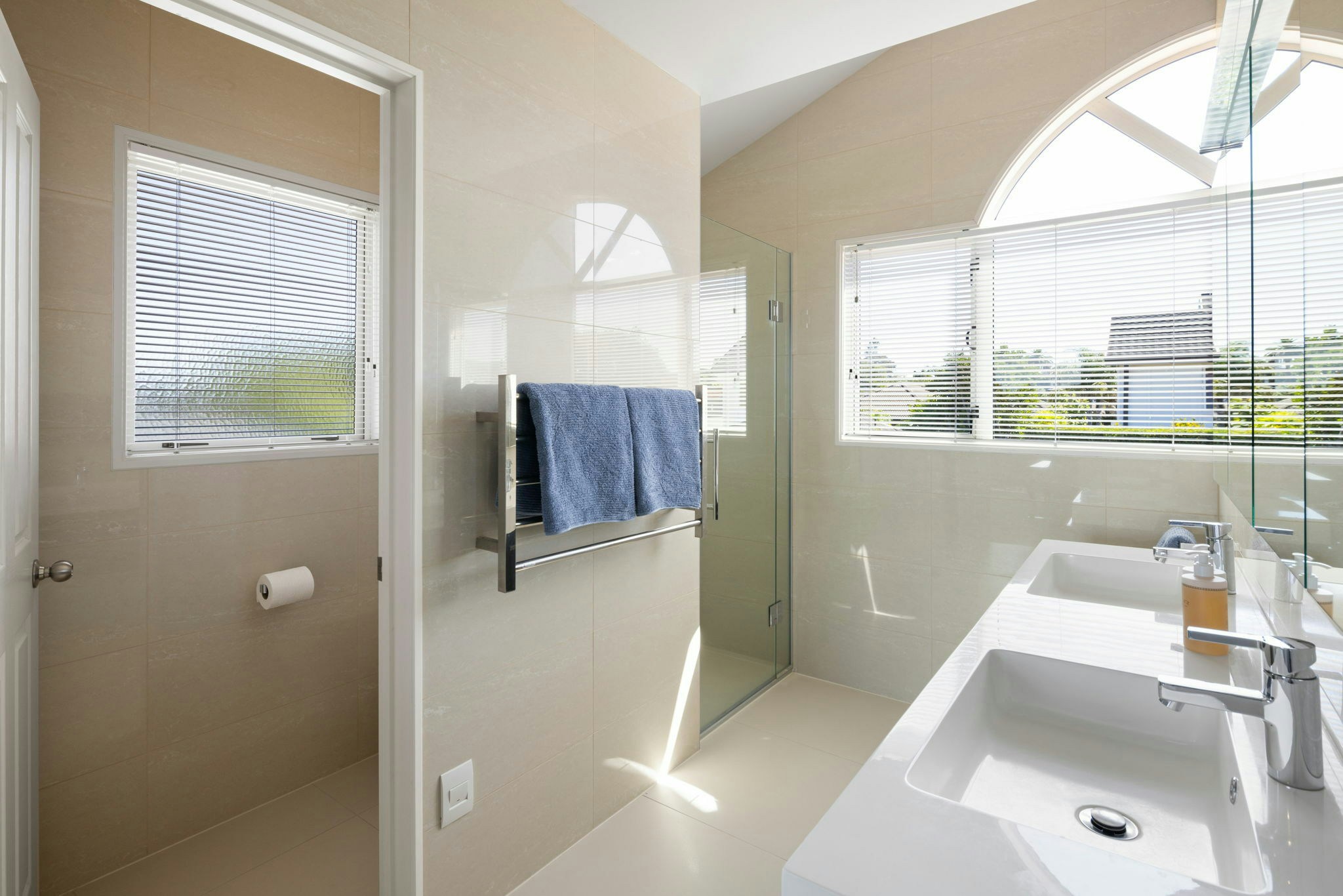 103 web or mls in House AR5 2304