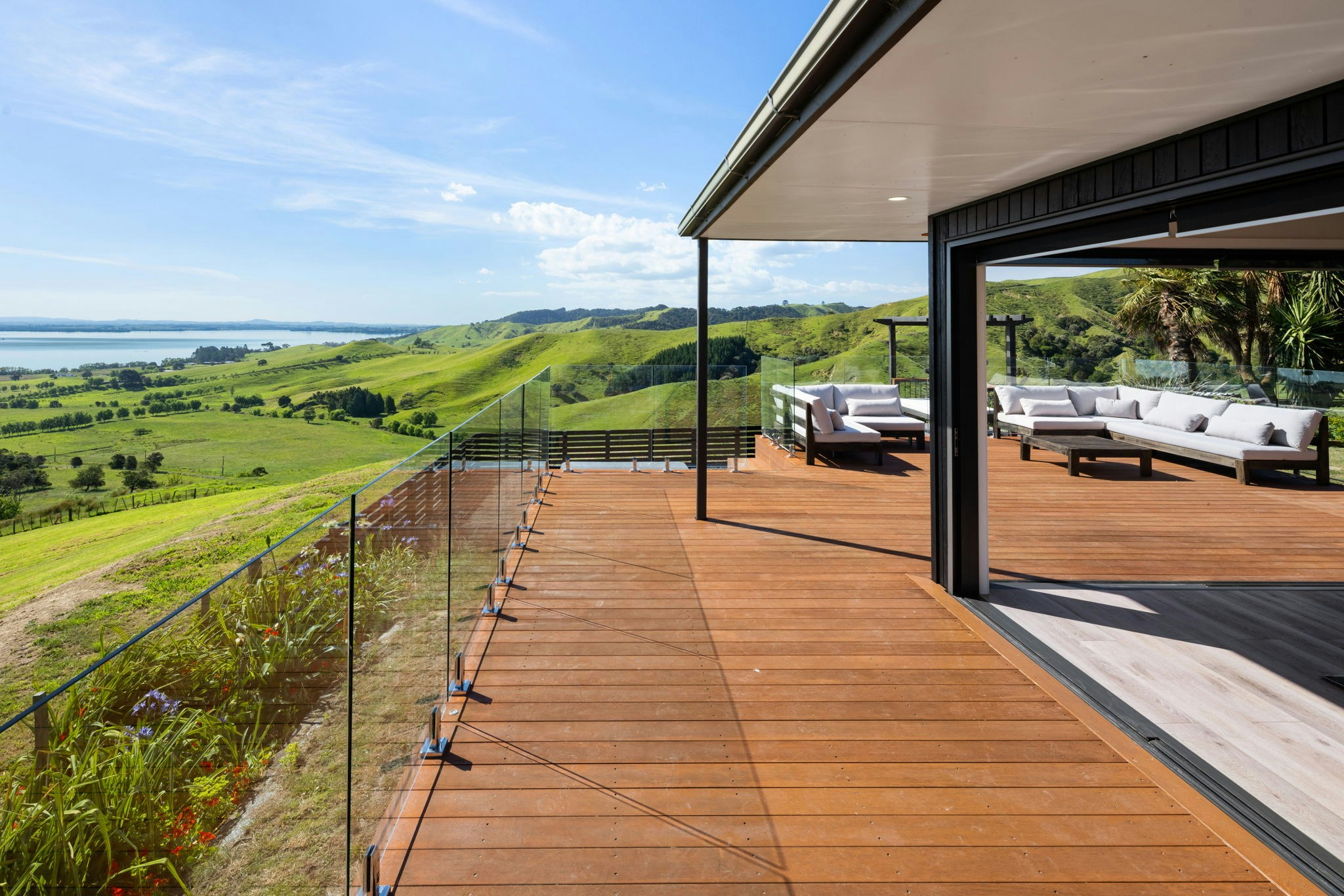 103 web or mls in House AR5 9915