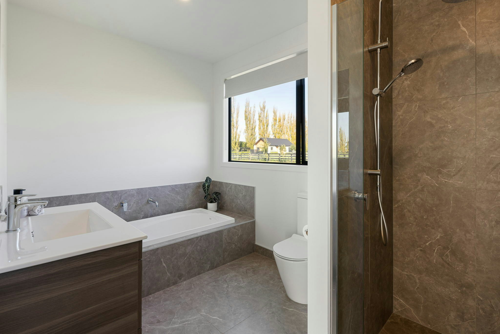 104 web or mls in House AR5 4424