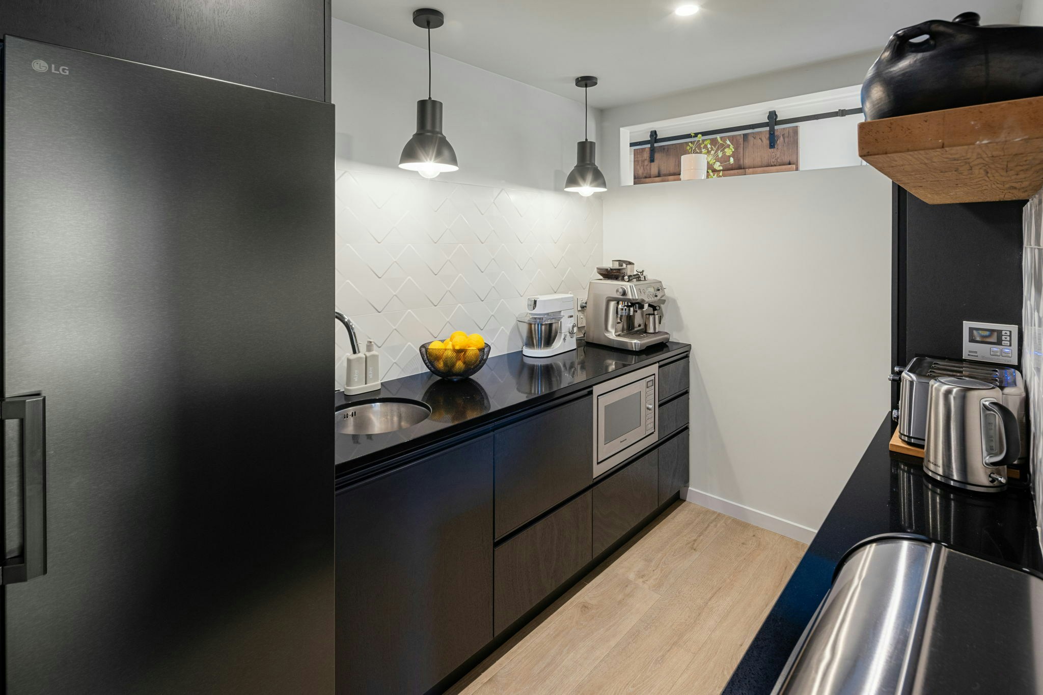 104 web or mls in House AR5 8036