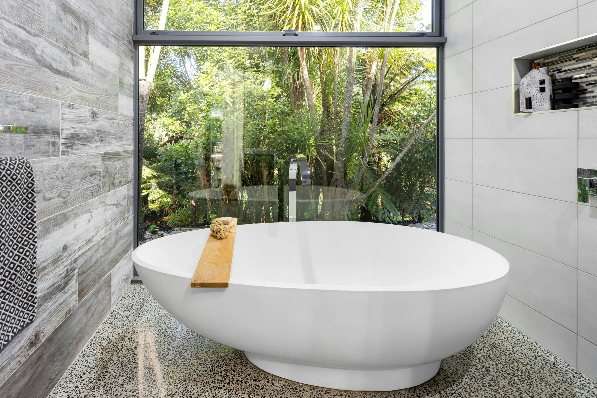 105 web or mls in House AR5 8150