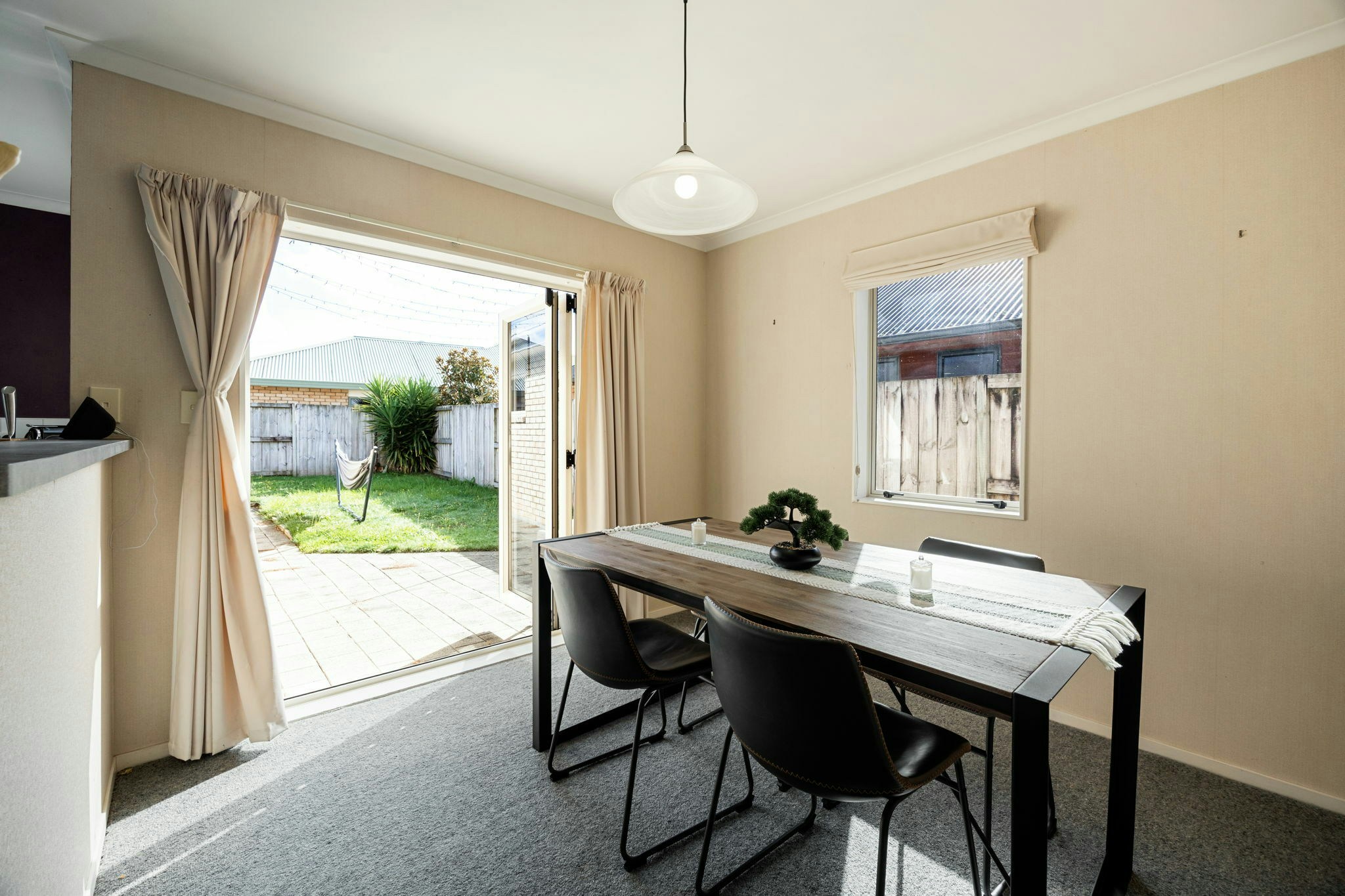 11 web or mls in House AR0 1895