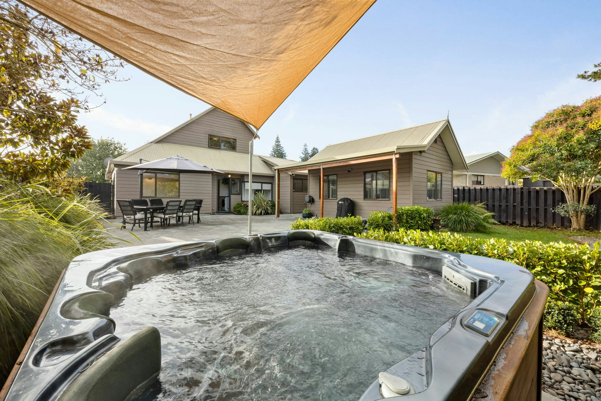 11 web or mls in House AR0 4332