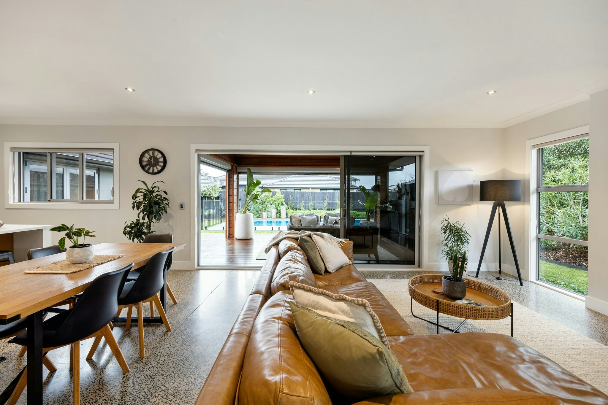 11 web or mls in House AR0 5467