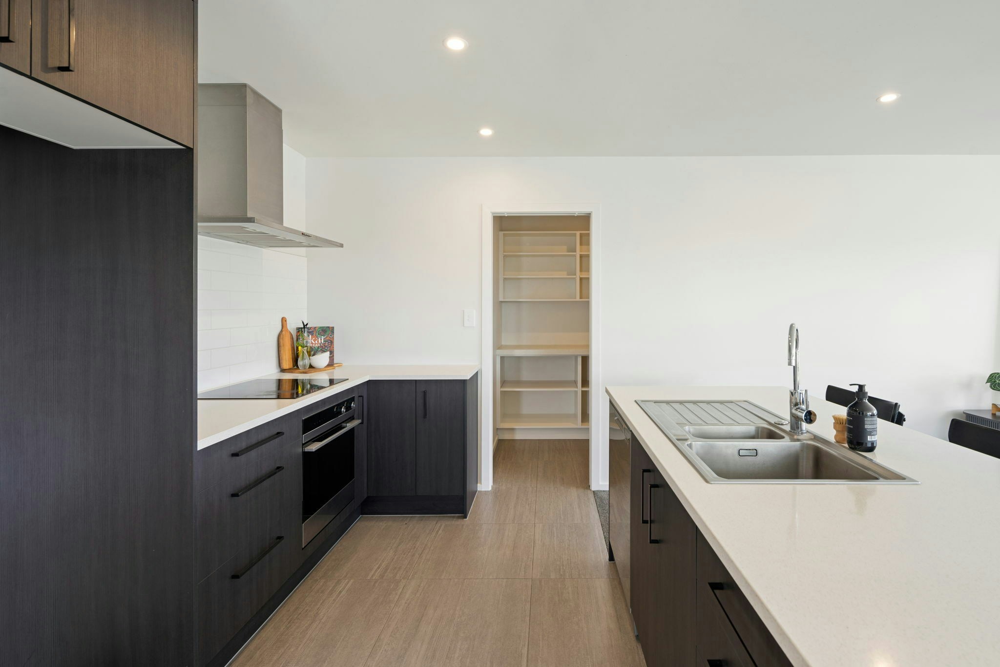 11 web or mls in House AR5 6446