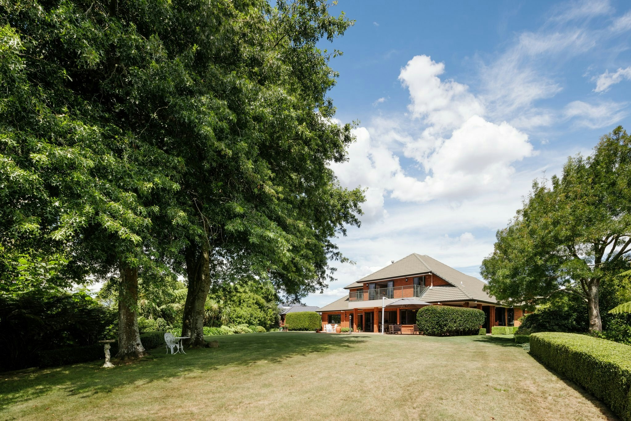 11 web or mls in House AR5 7235