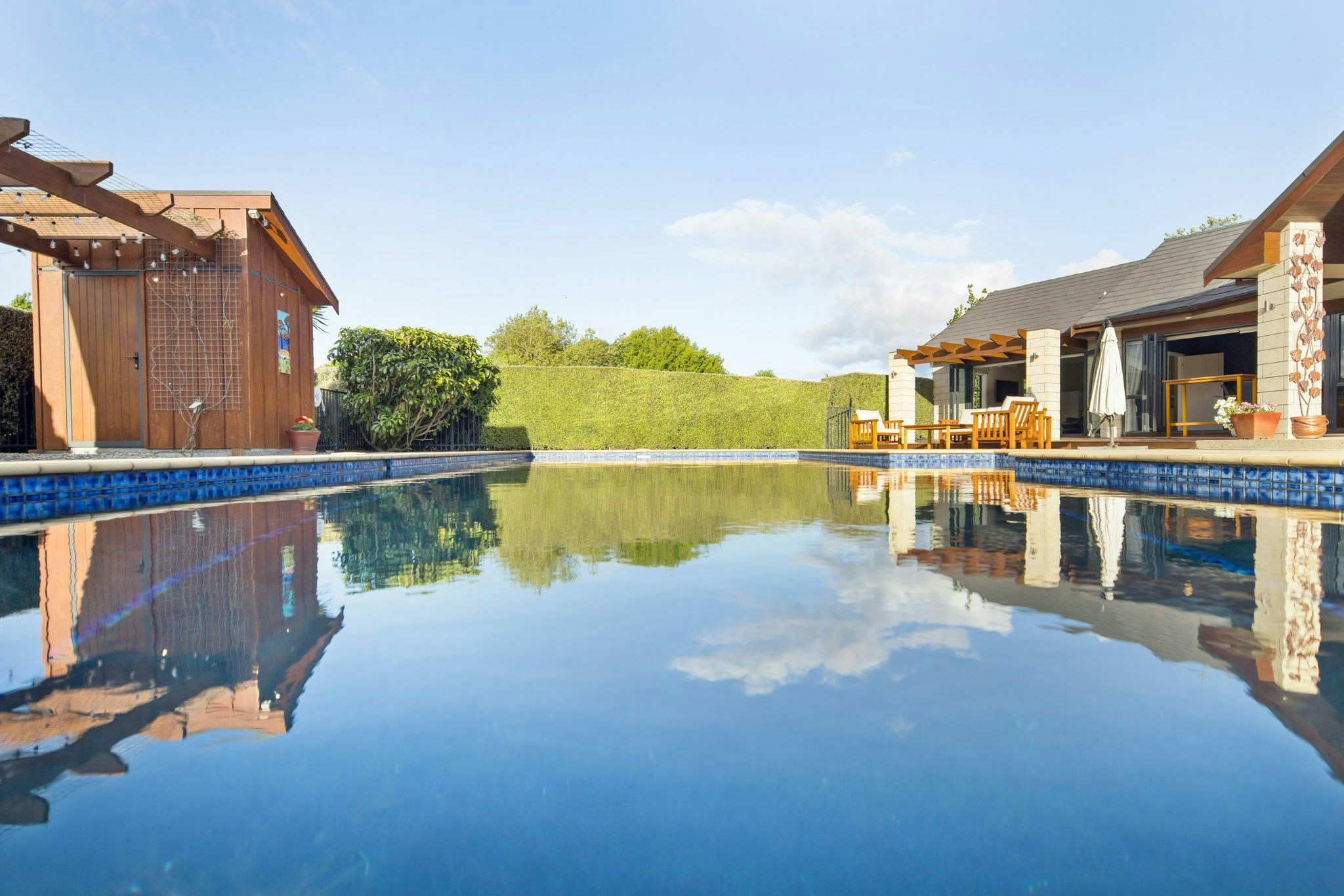 11 web or mls in House AR5 9698