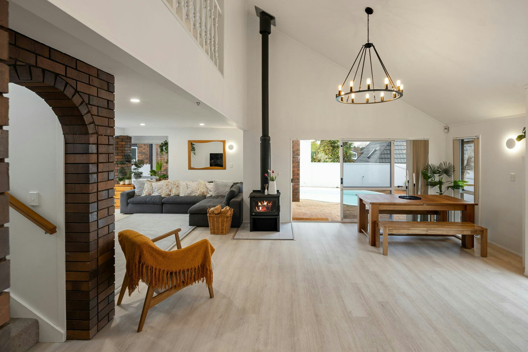 11 web or mls in House AR5 9785