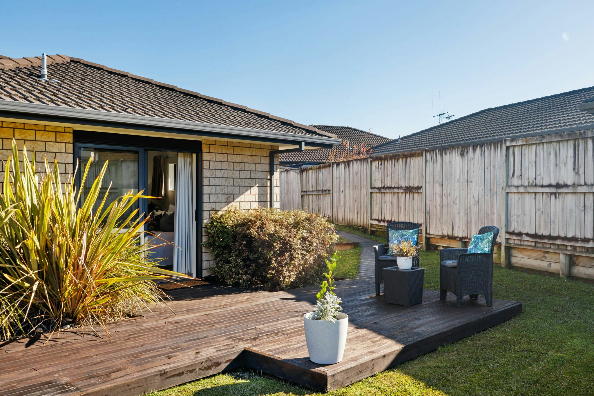 11 web or mls in House SR5 5239