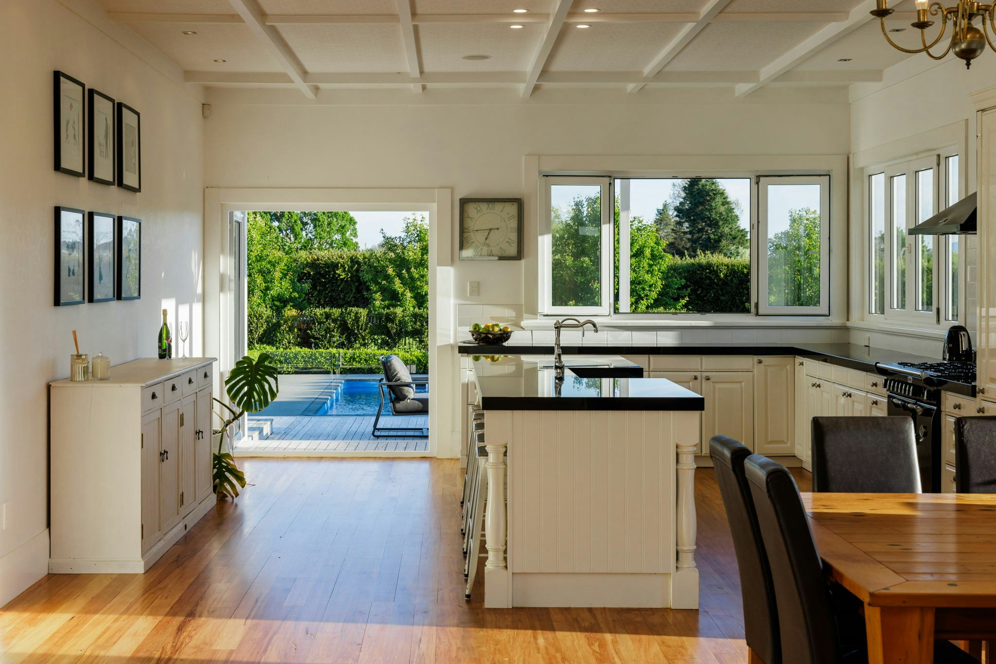 112 web or mls in House AR5 5404