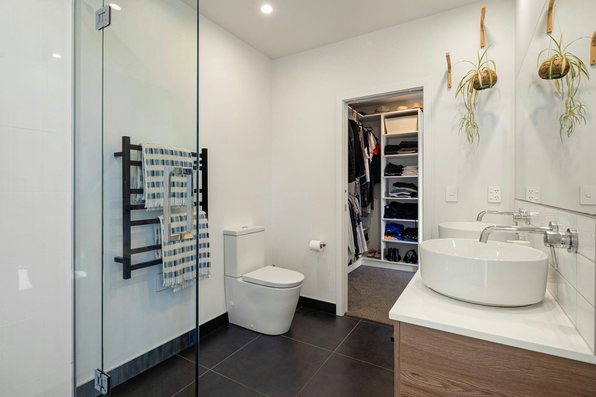 117 web or mls in House AR5 1645