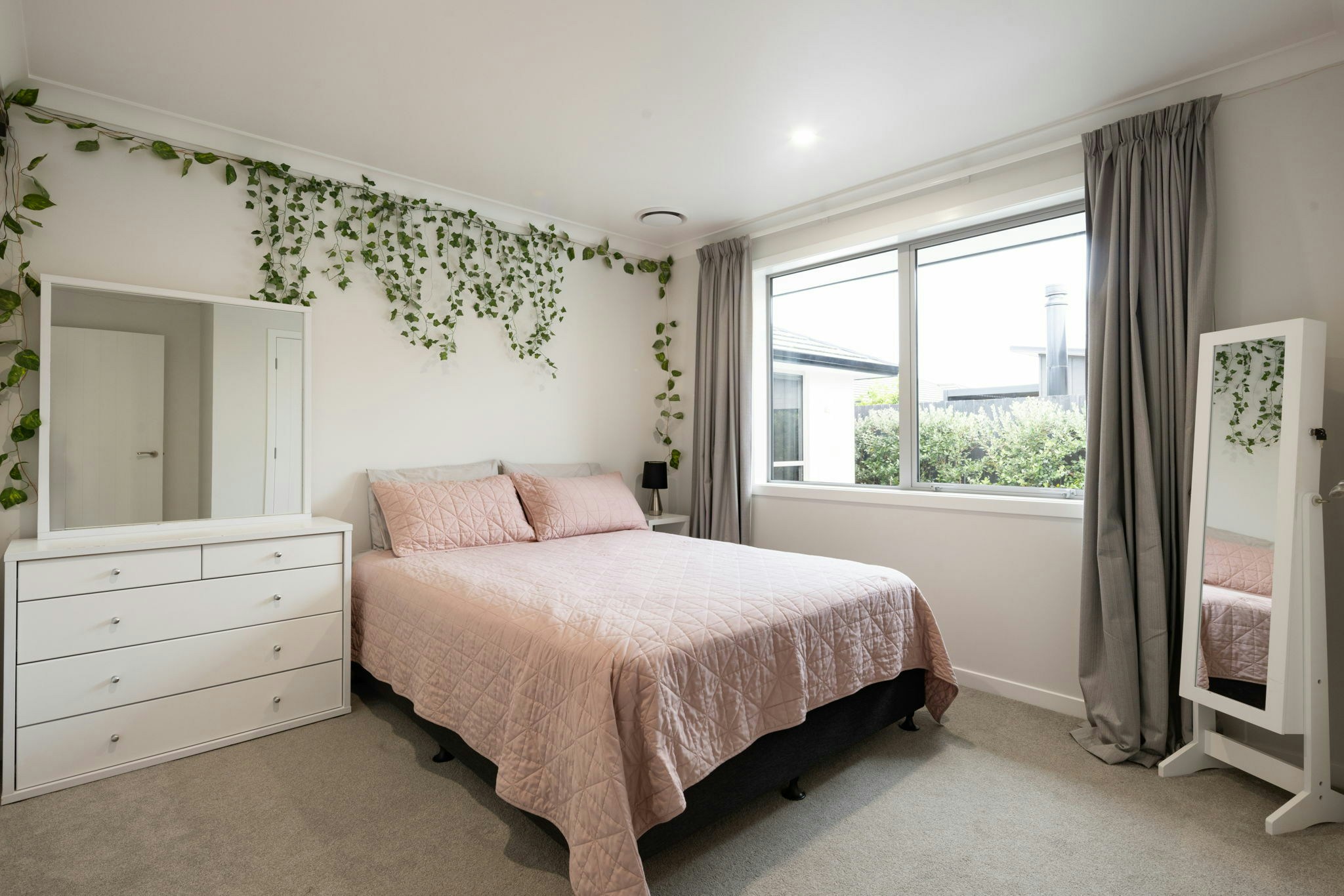 119 web or mls in House AR5 7847