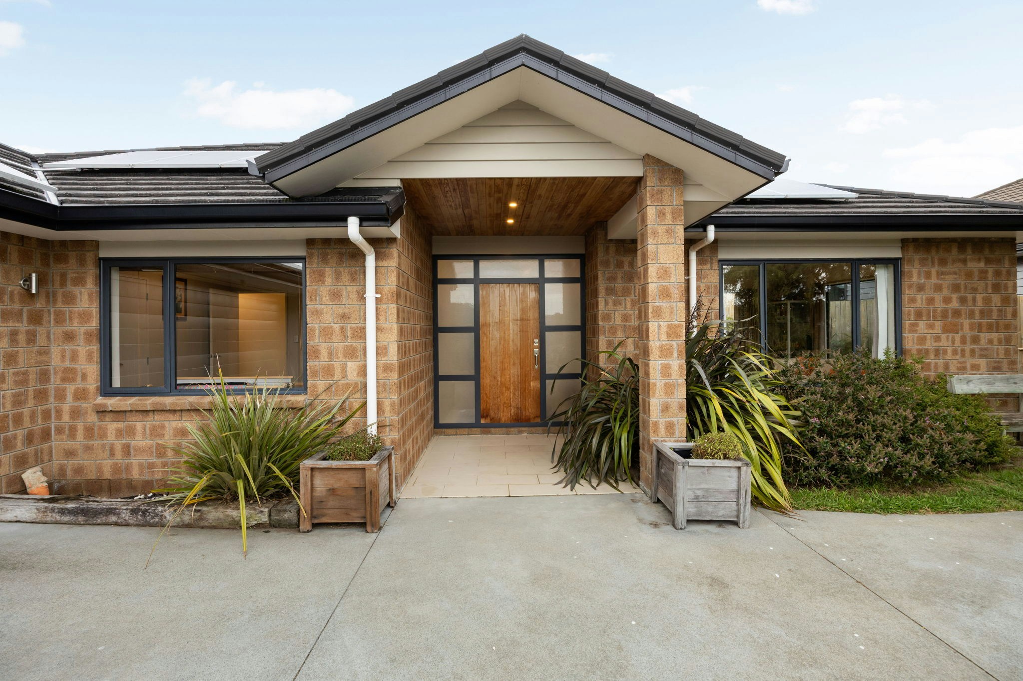 12 web or mls in House AR0 1409