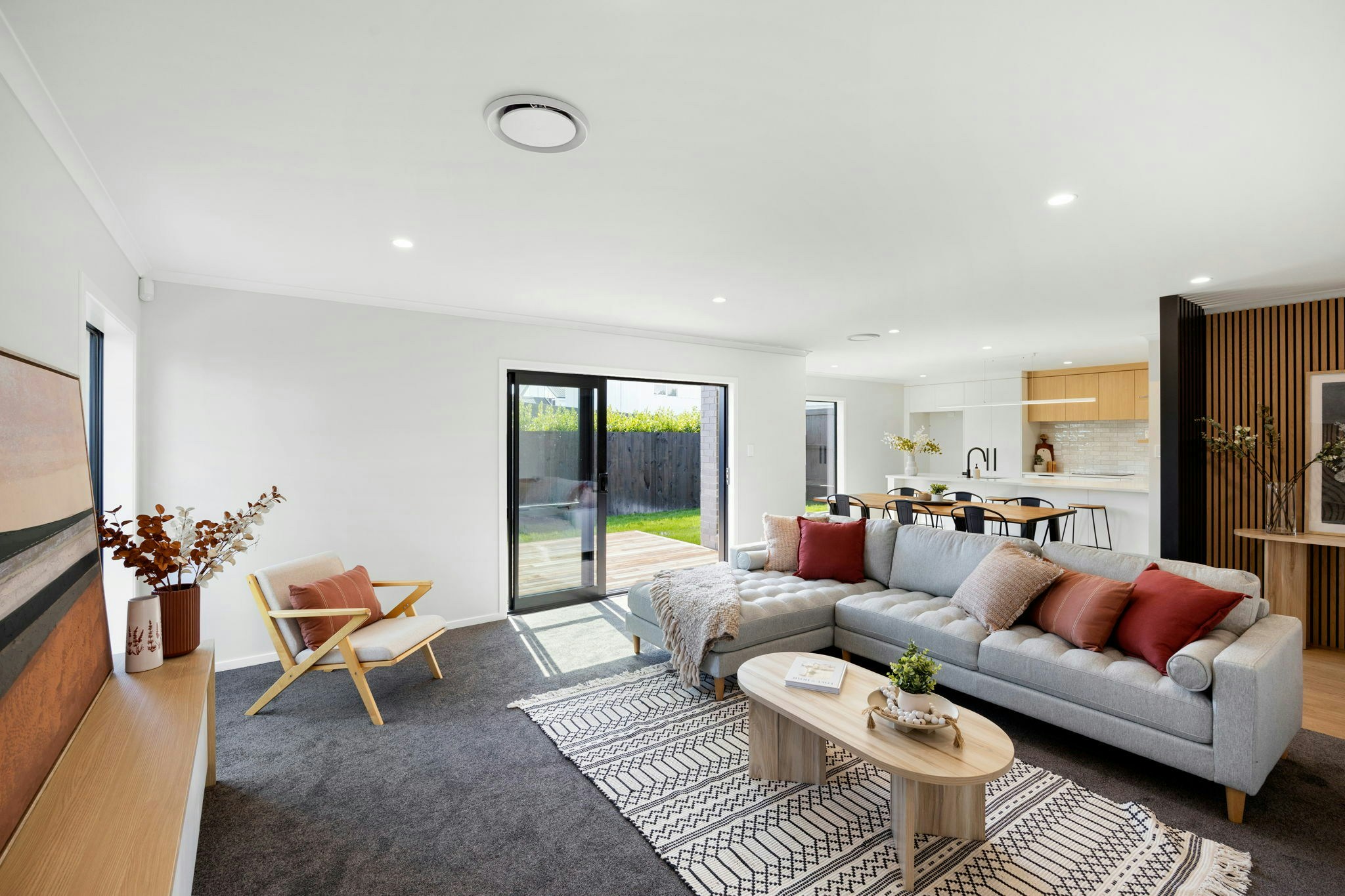 12 web or mls in House AR0 5589