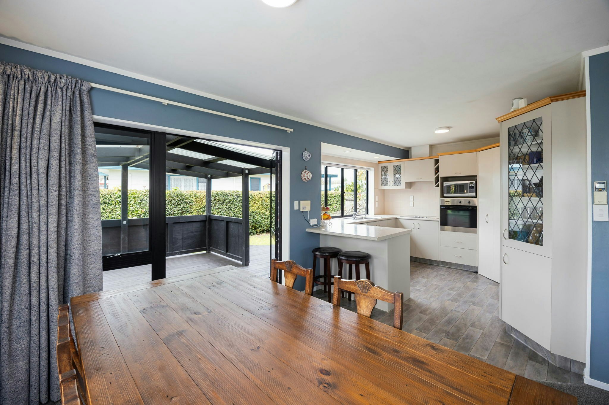 12 web or mls in House AR0 7058