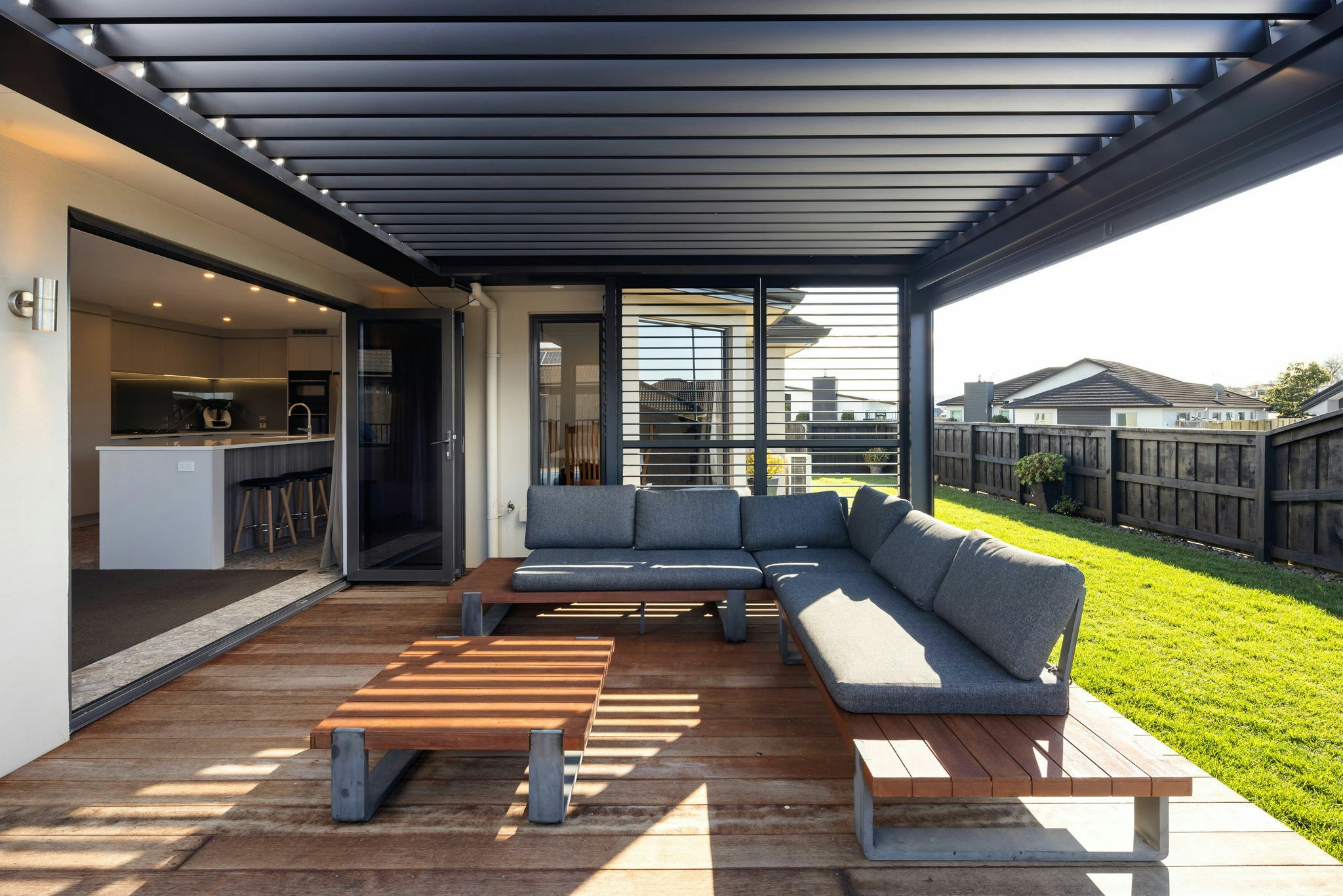 12 web or mls in House AR5 6324