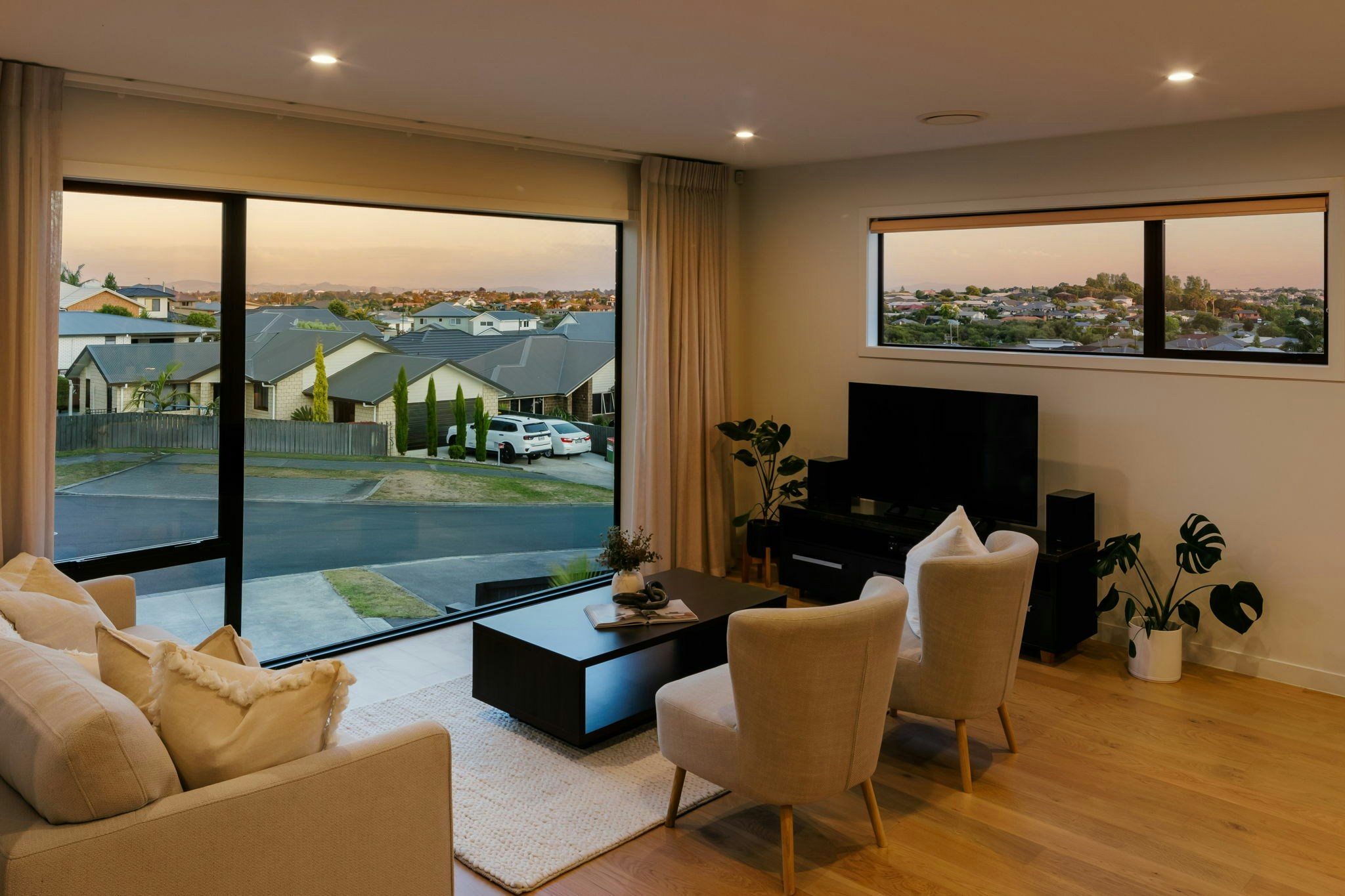 12 web or mls in House AR5 7428