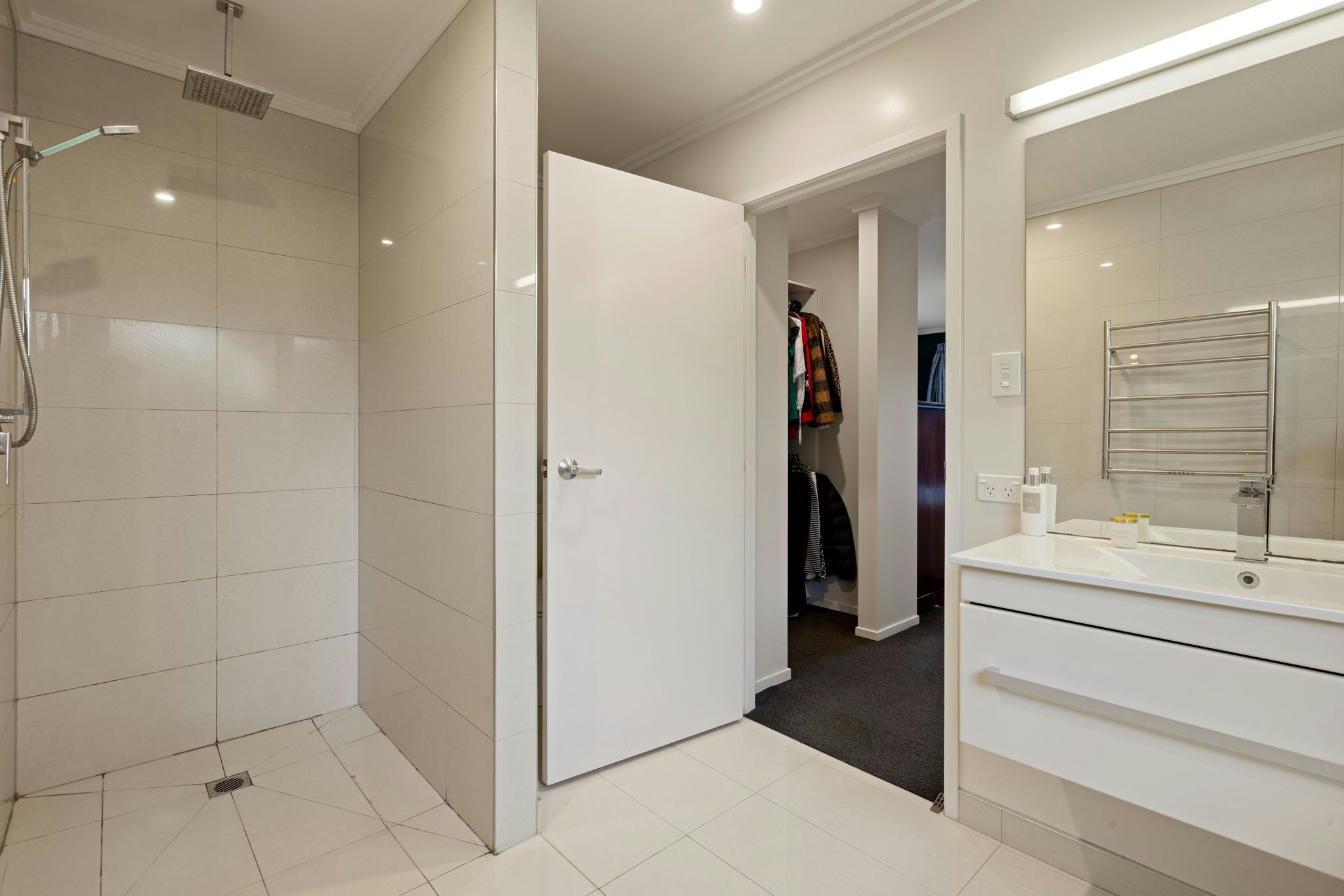 12 web or mls in House SR5 1011