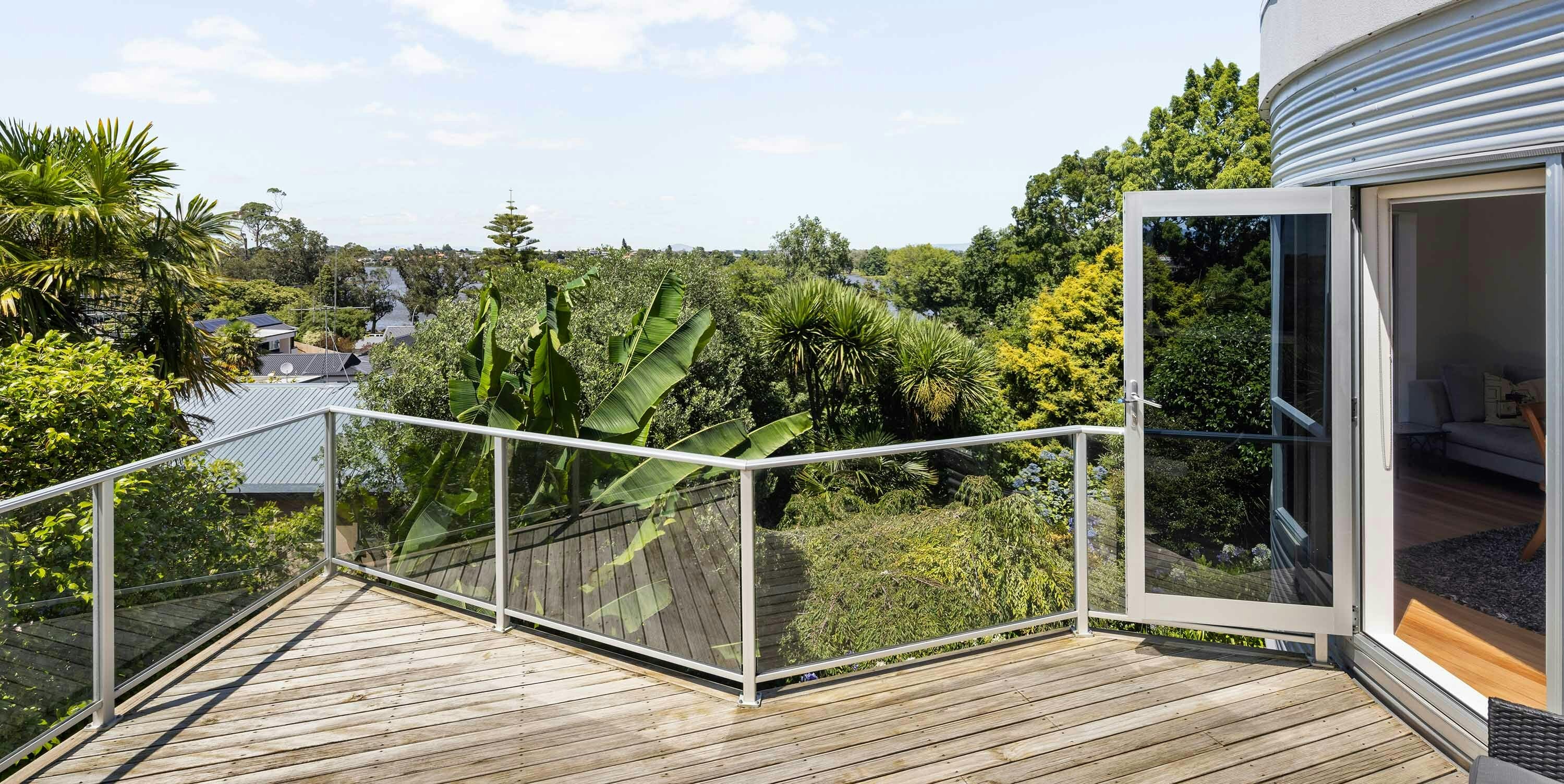 13 EDIT web or mls in House AR5 2726