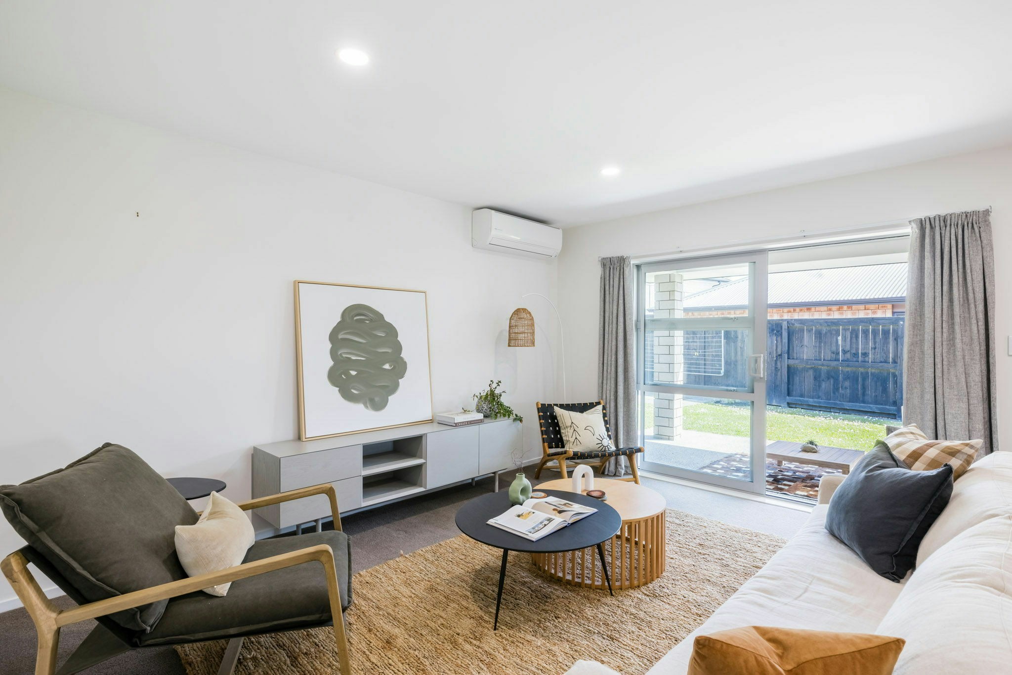 13 web or mls 27 in House SR5 9909