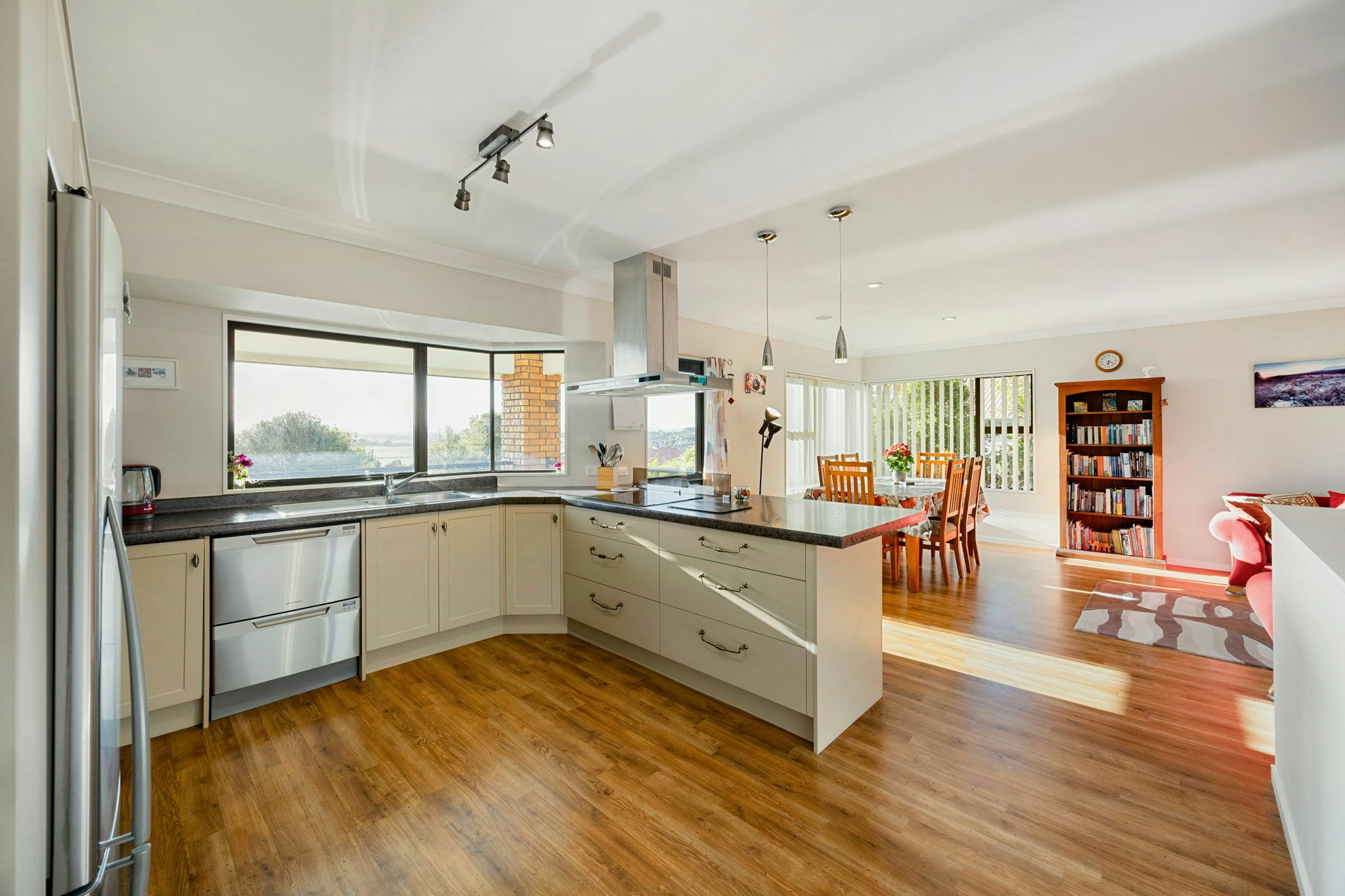 13 web or mls in House AR0 2097