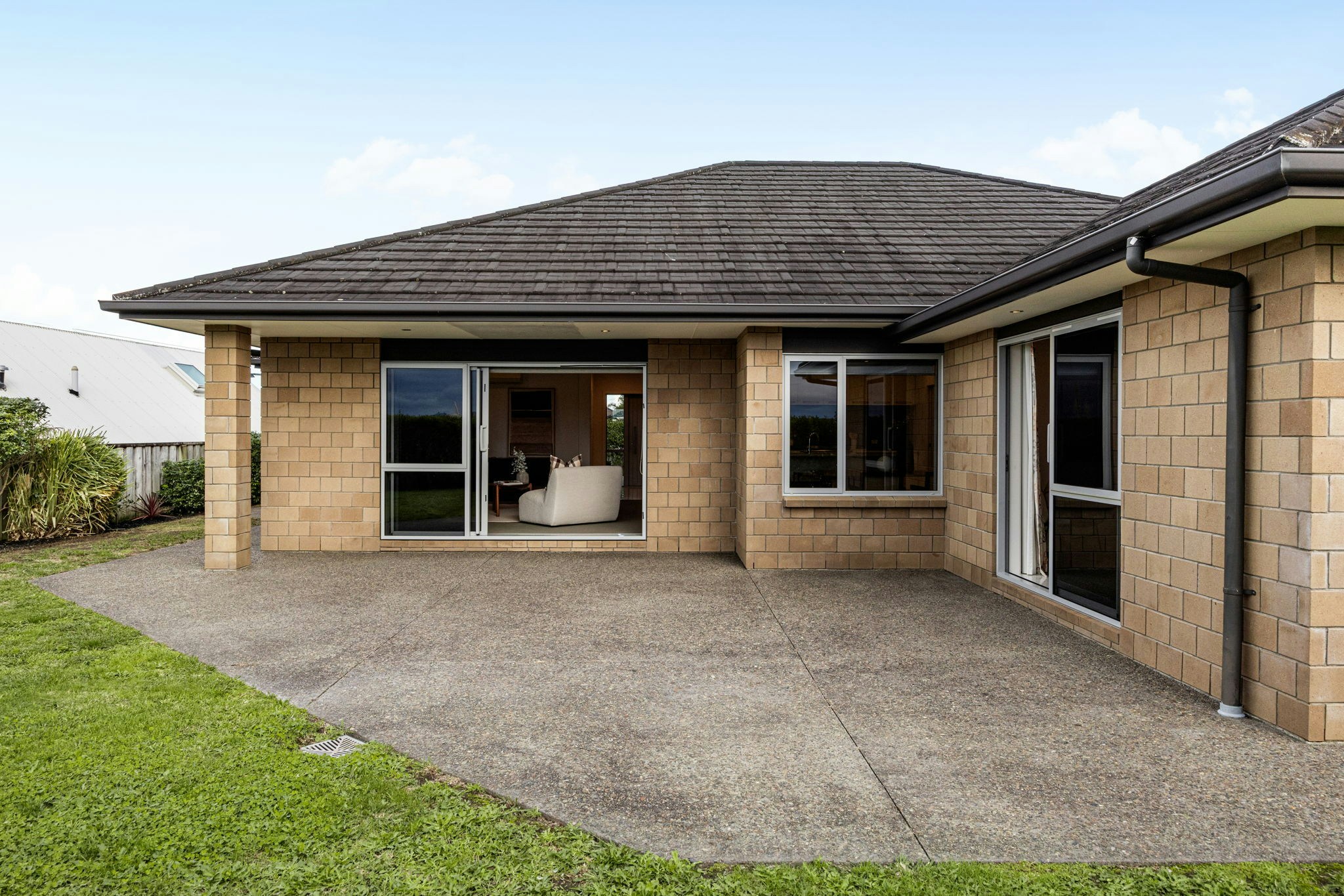 13 web or mls in House AR0 3528