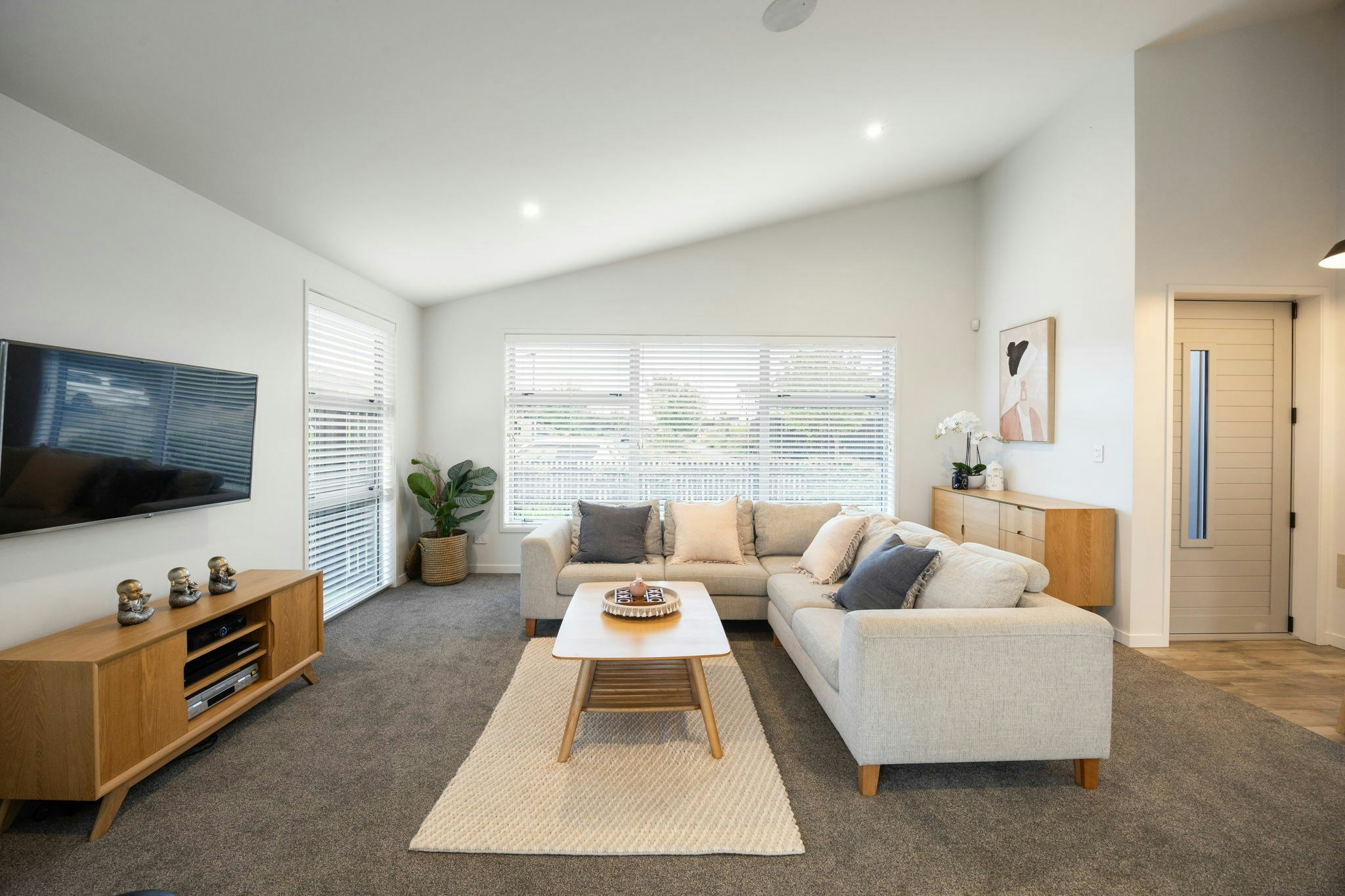 13 web or mls in House AR0 6053